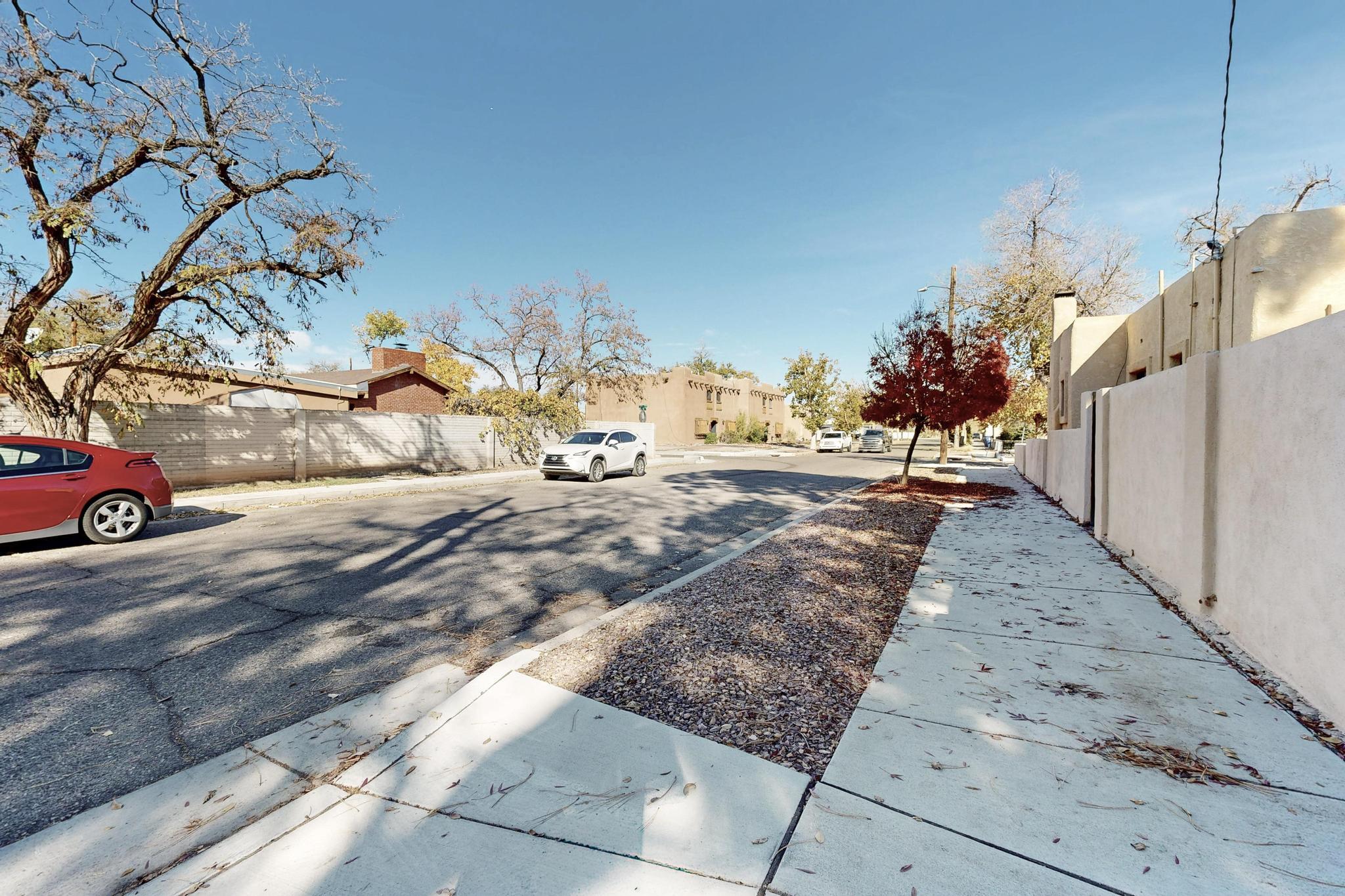 1424 Fruit Avenue NW