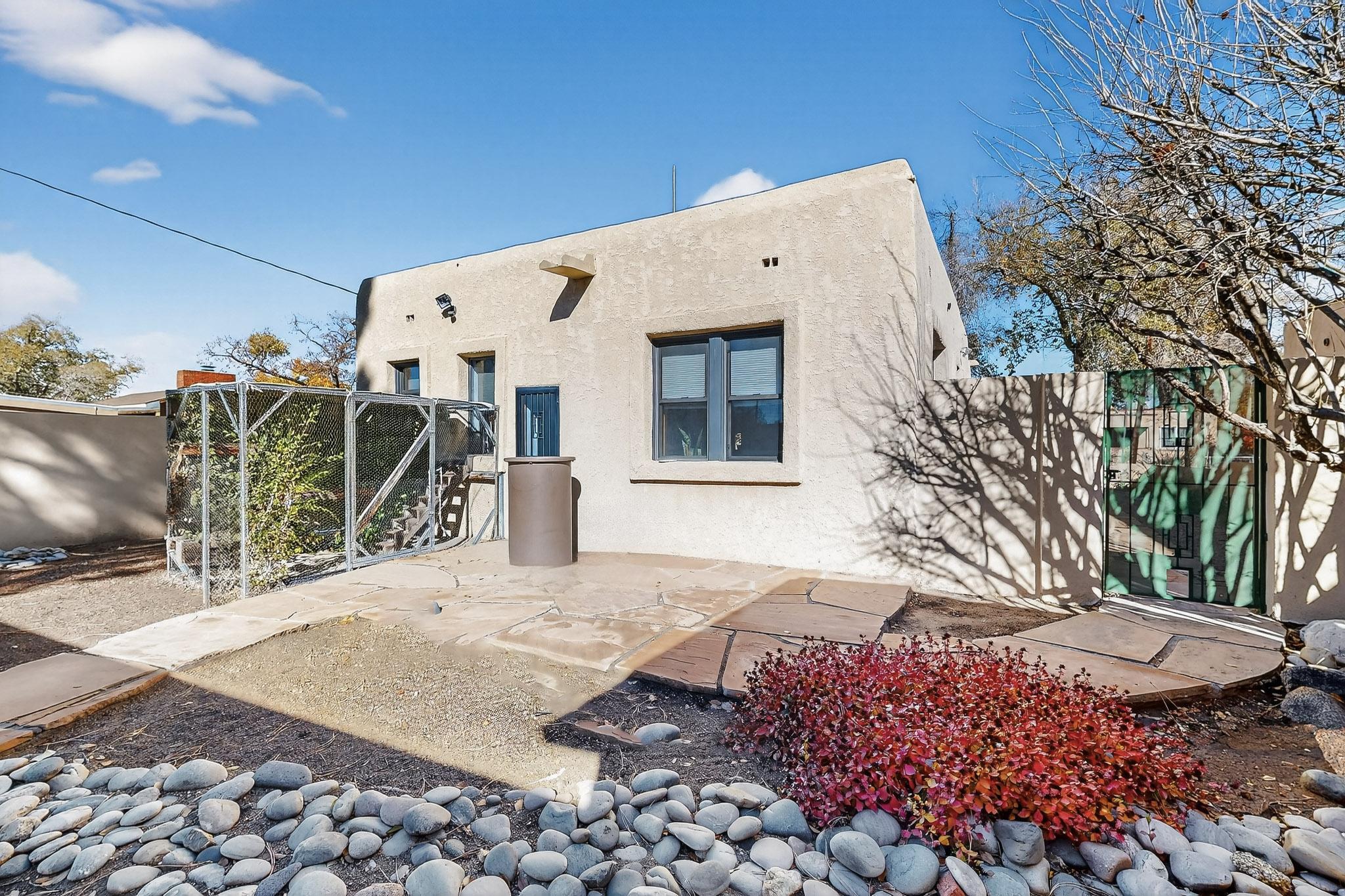 1424 Fruit Avenue NW