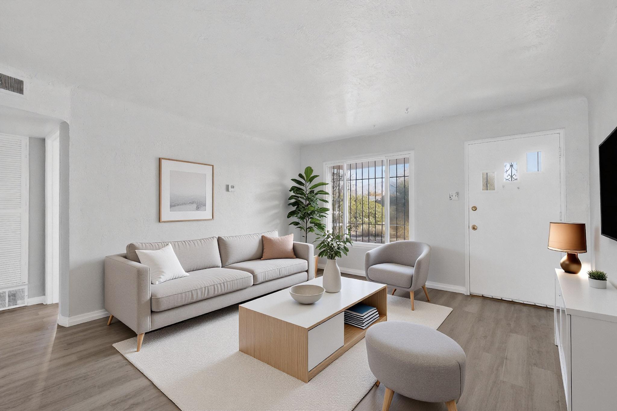 929 Palomas Drive SE