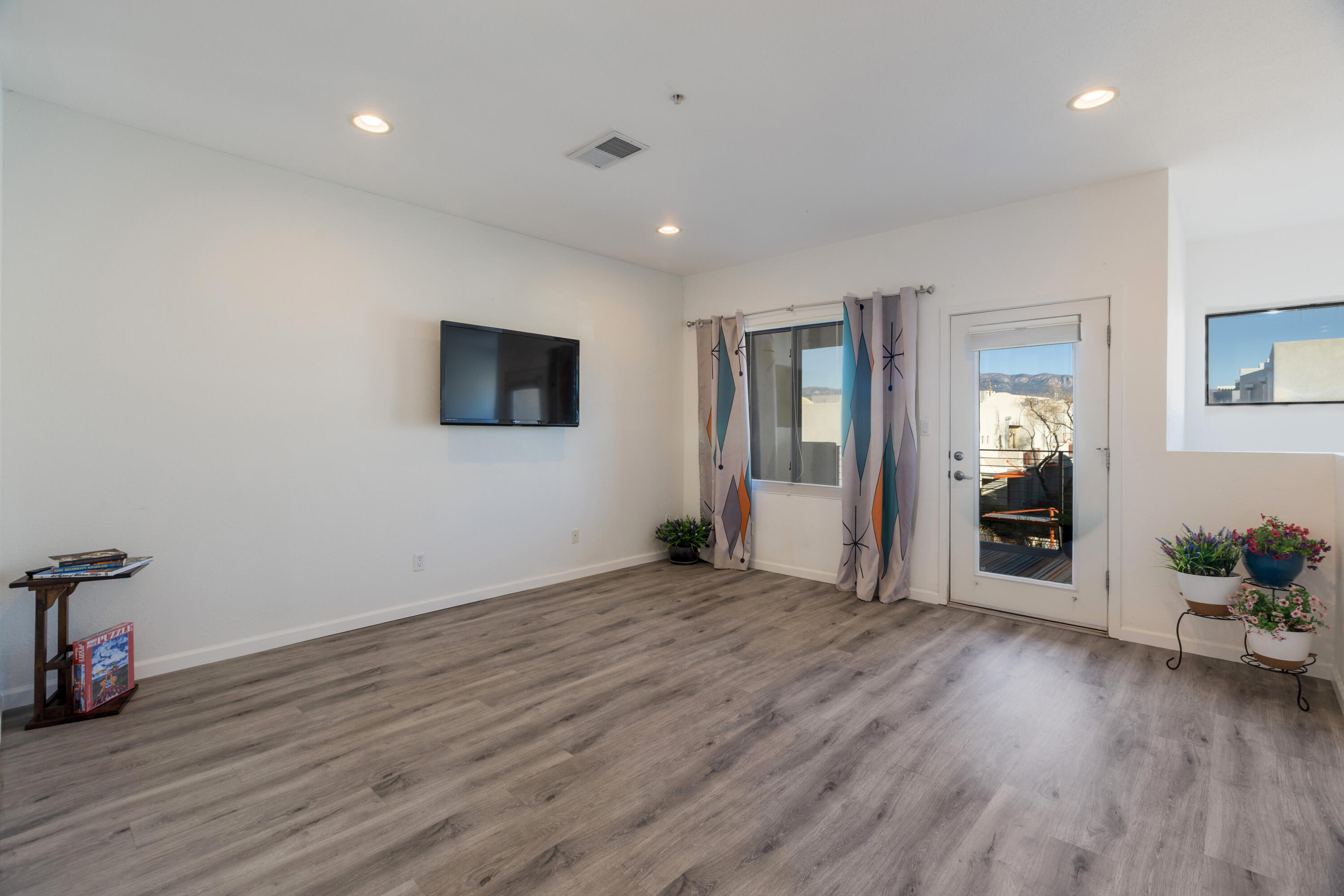 201 Aliso Drive SE APT 9