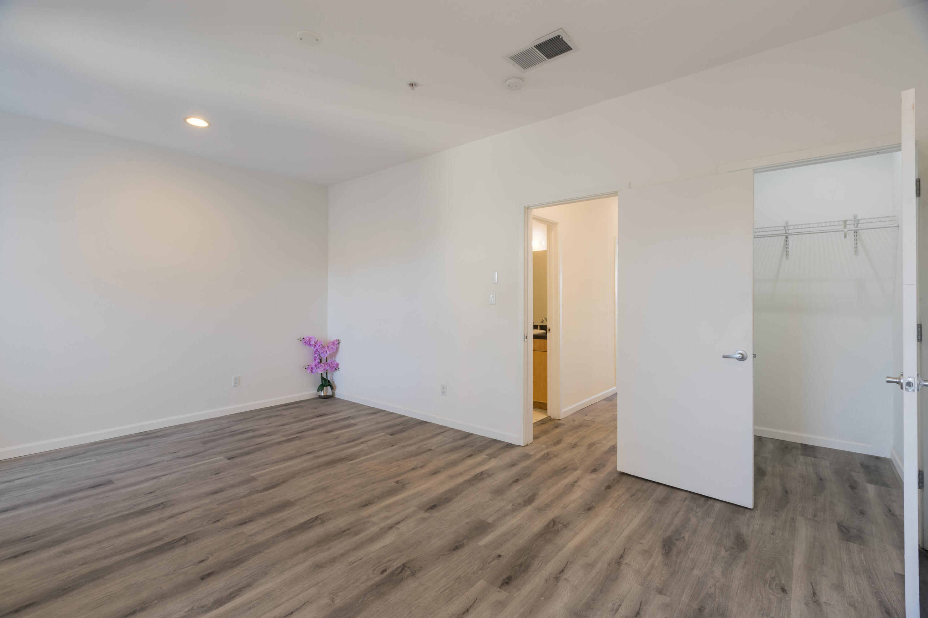 201 Aliso Drive SE APT 9