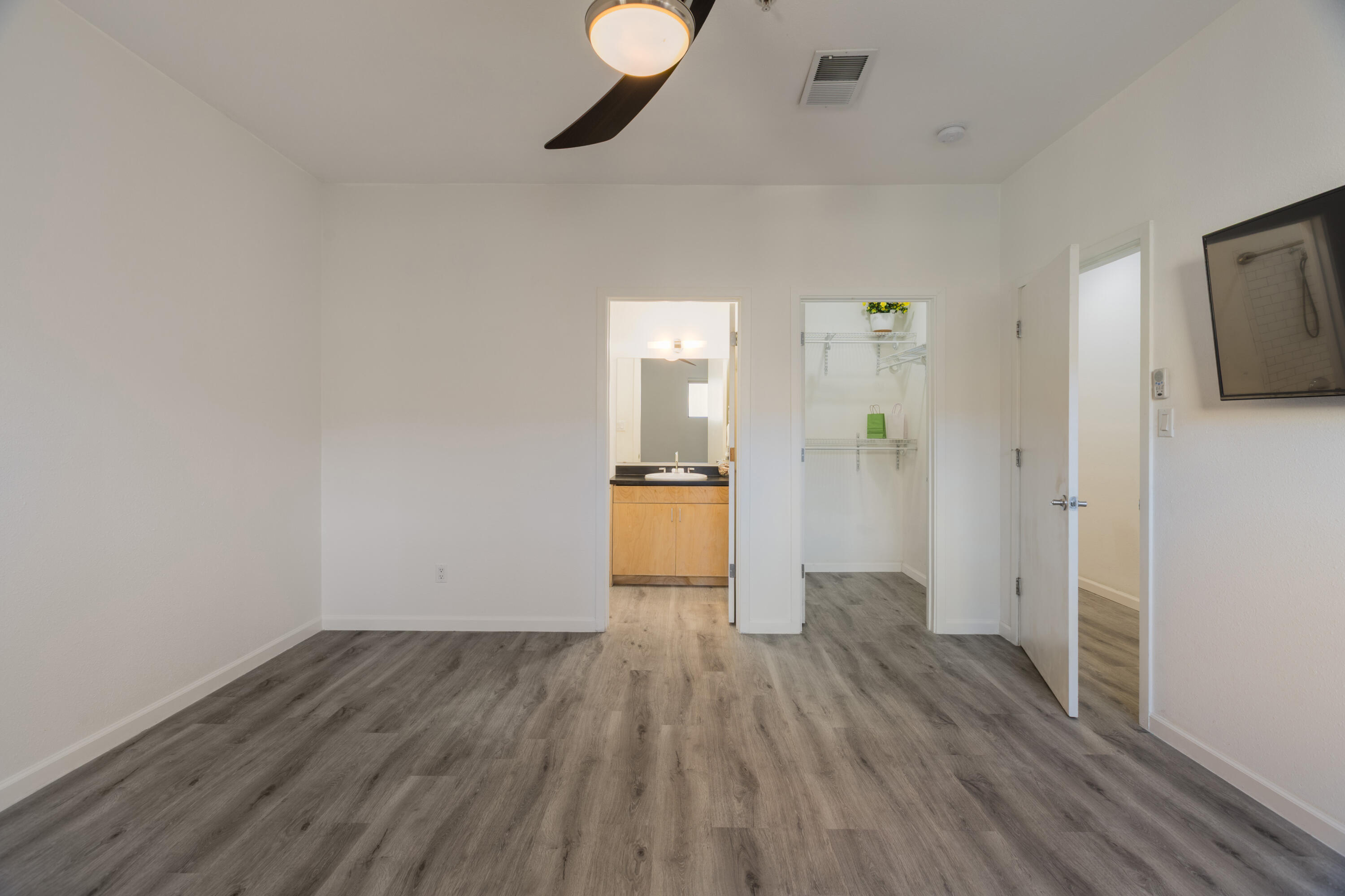 201 Aliso Drive SE APT 9