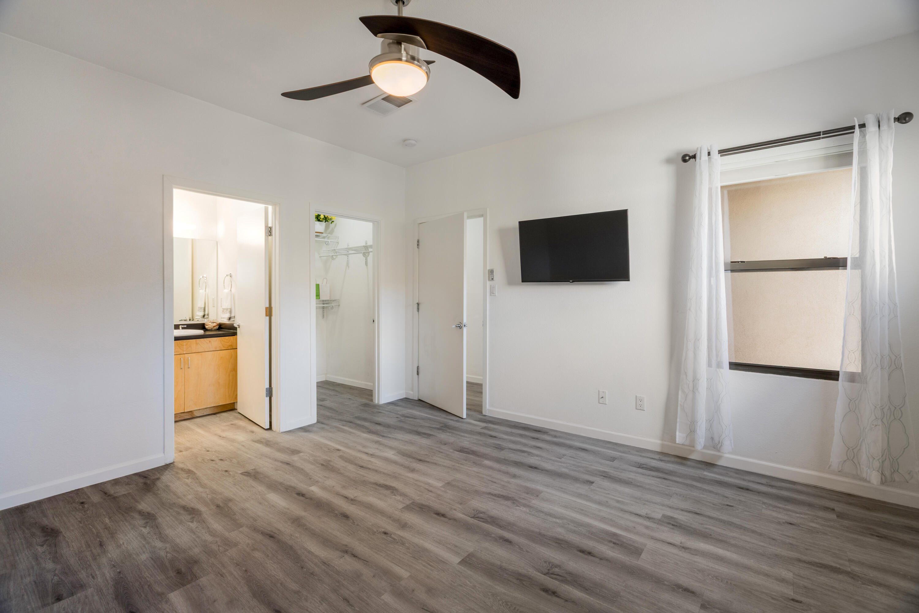 201 Aliso Drive SE APT 9