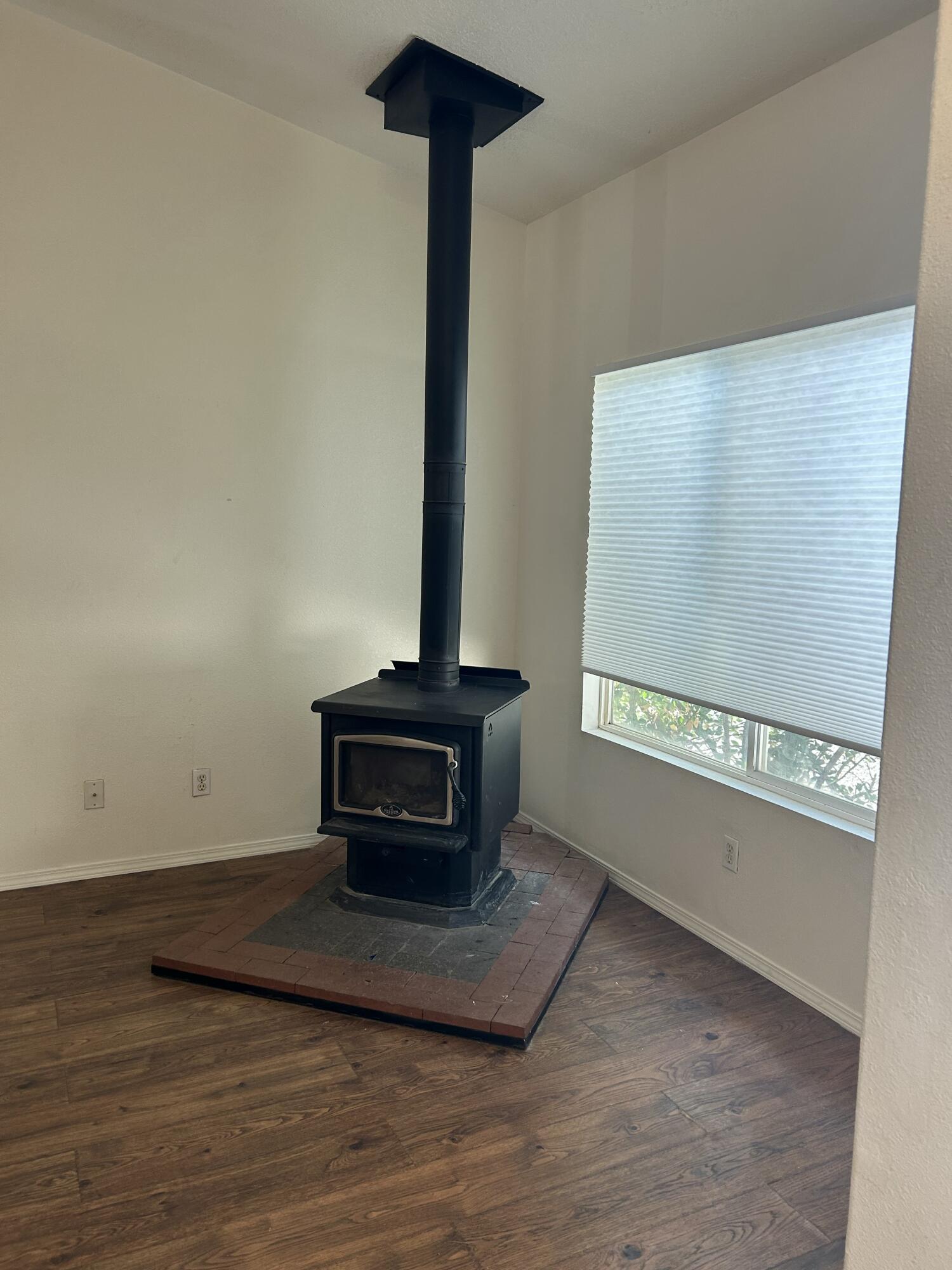 6900 Rancho Vista Place NE