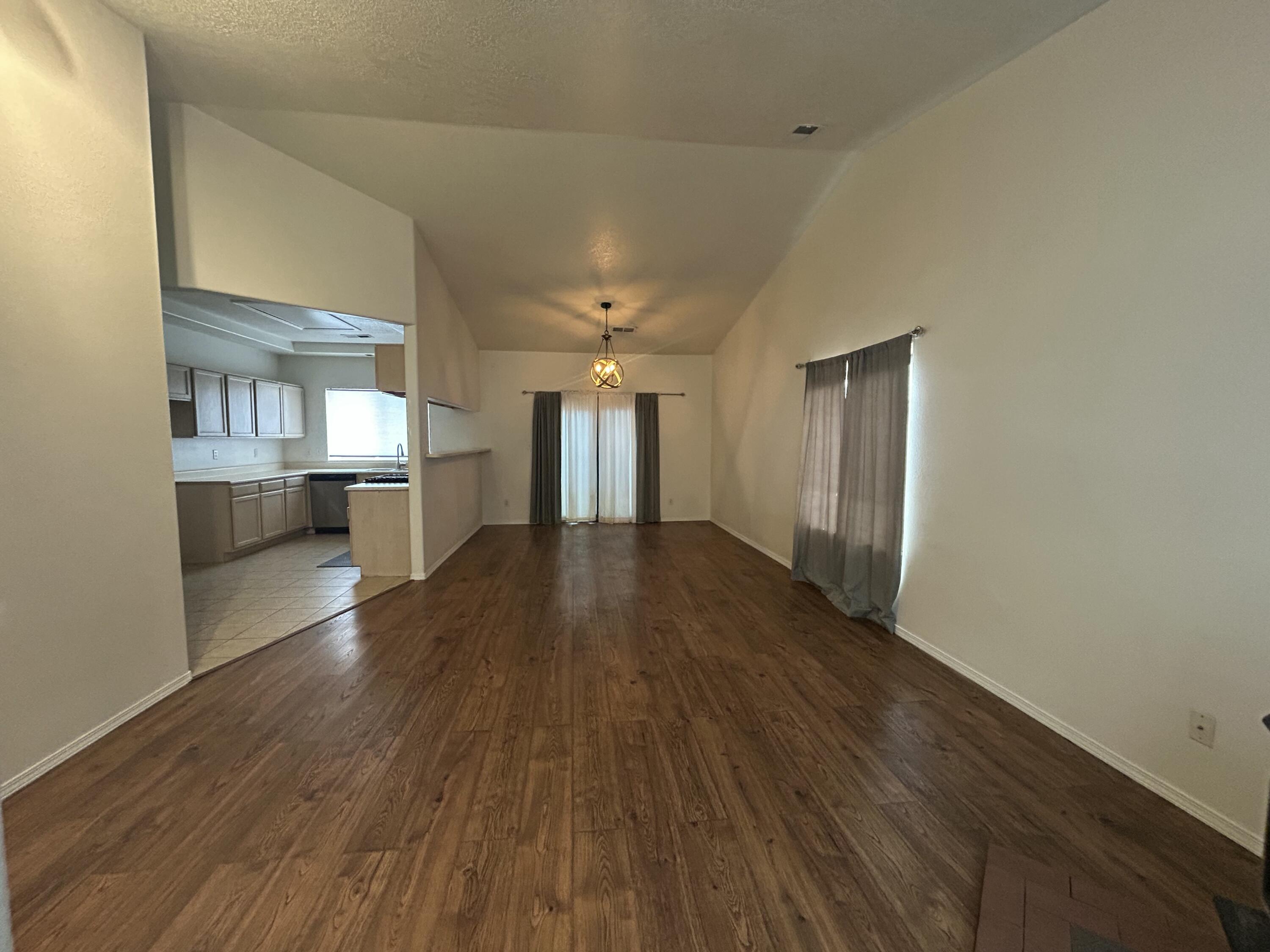 6900 Rancho Vista Place NE