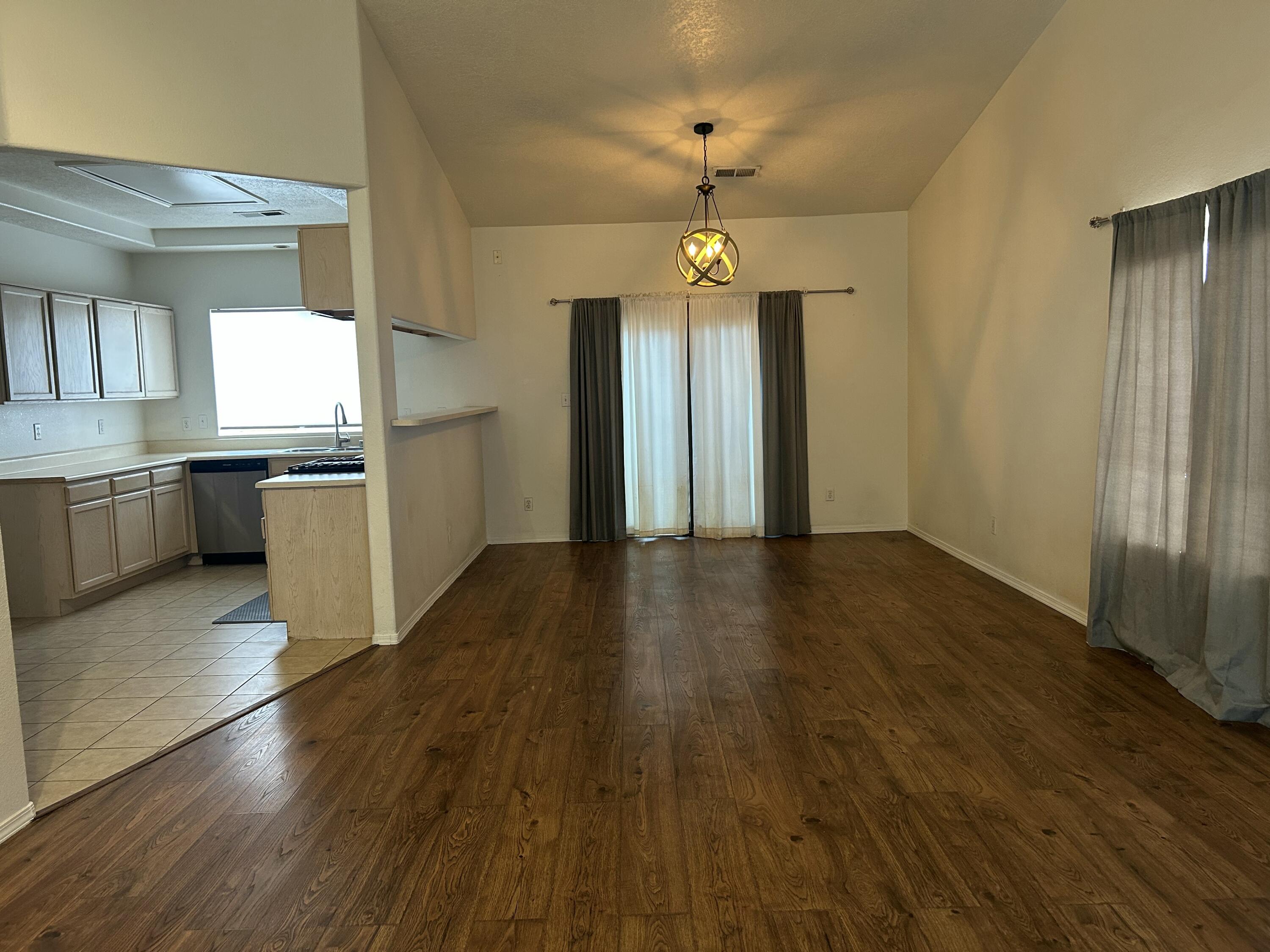 6900 Rancho Vista Place NE