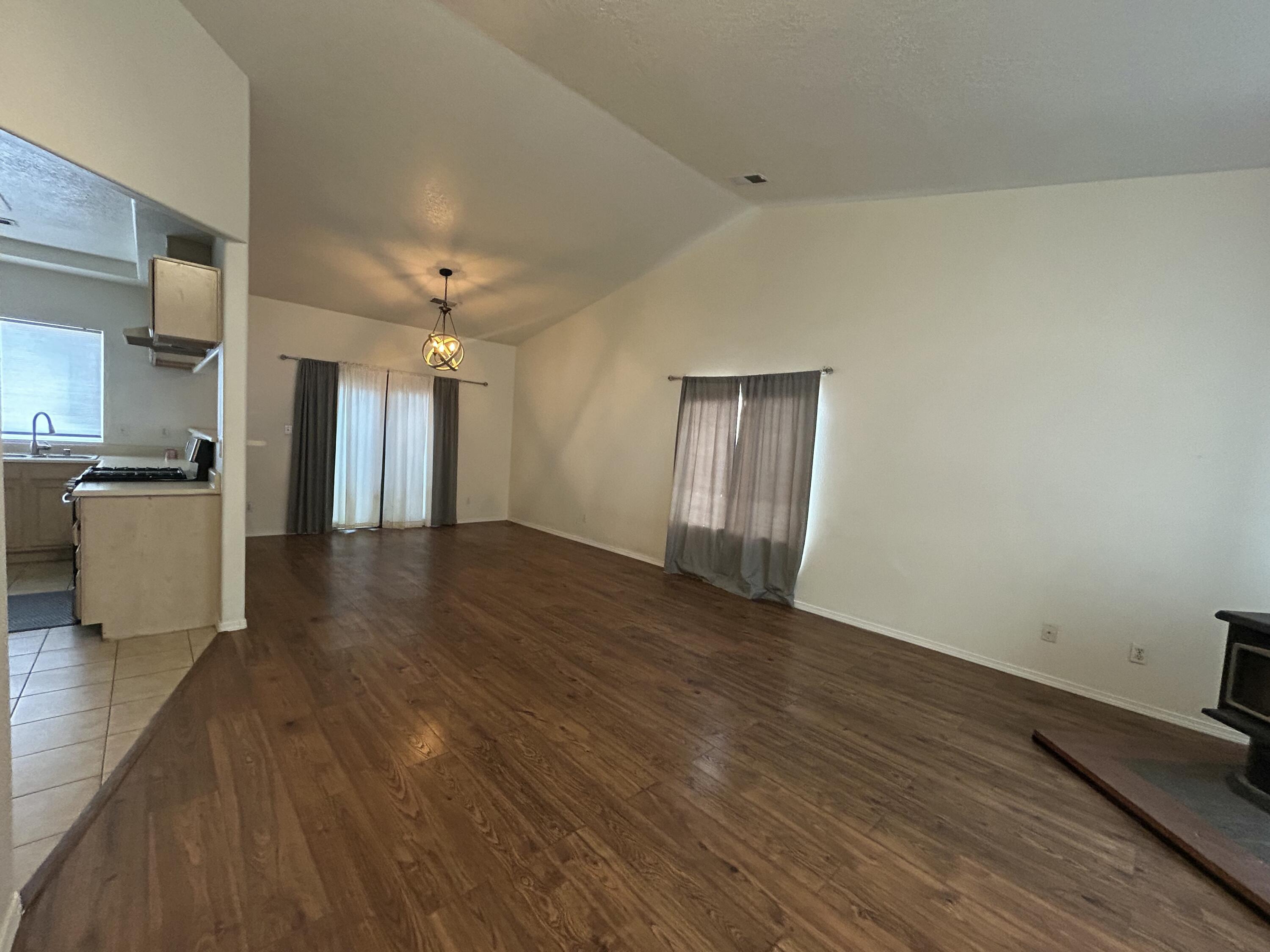 6900 Rancho Vista Place NE