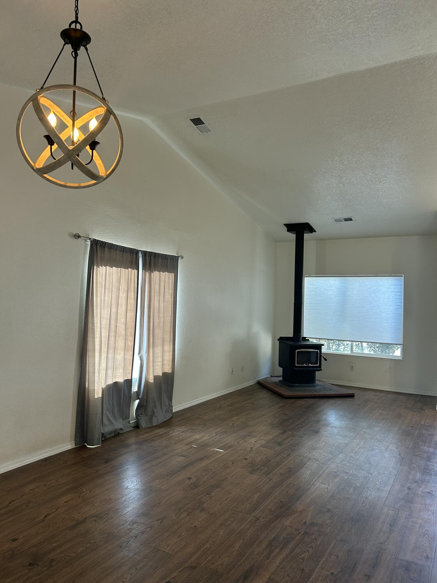 6900 Rancho Vista Place NE