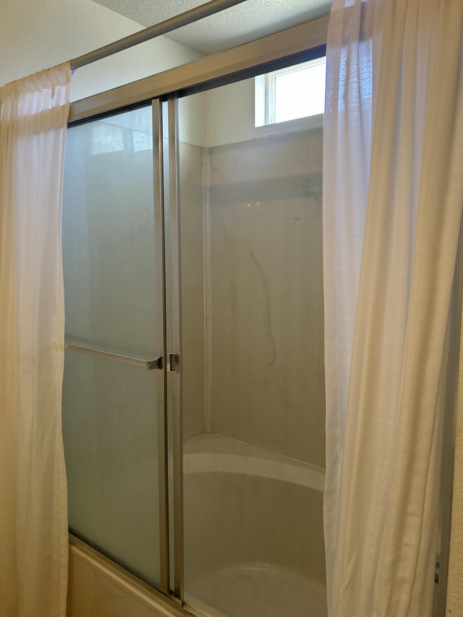 6900 Rancho Vista Place NE