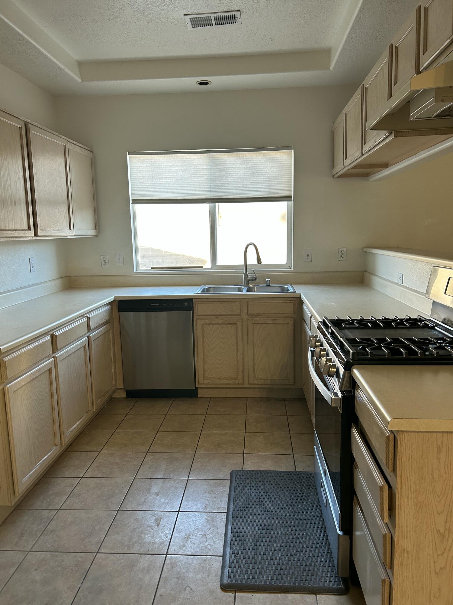 6900 Rancho Vista Place NE