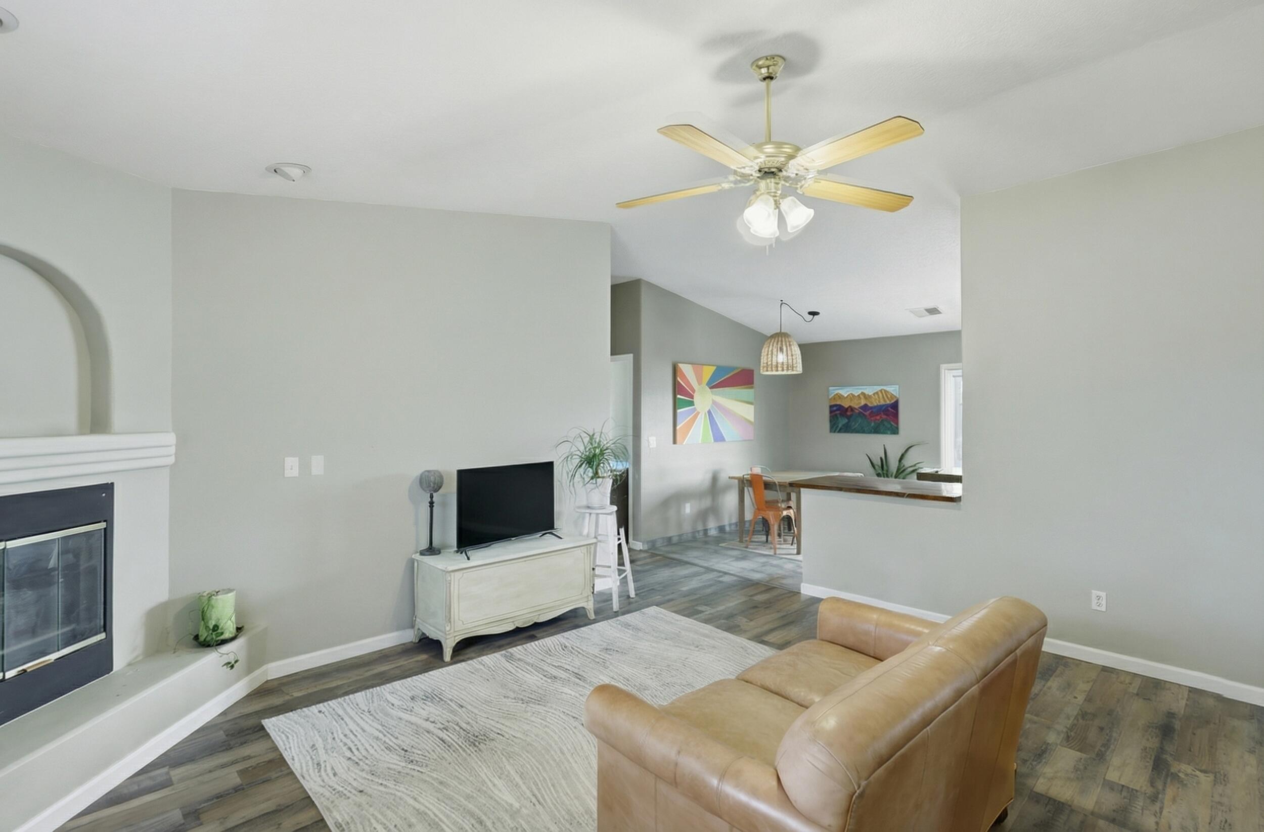 11 El Tigre Drive