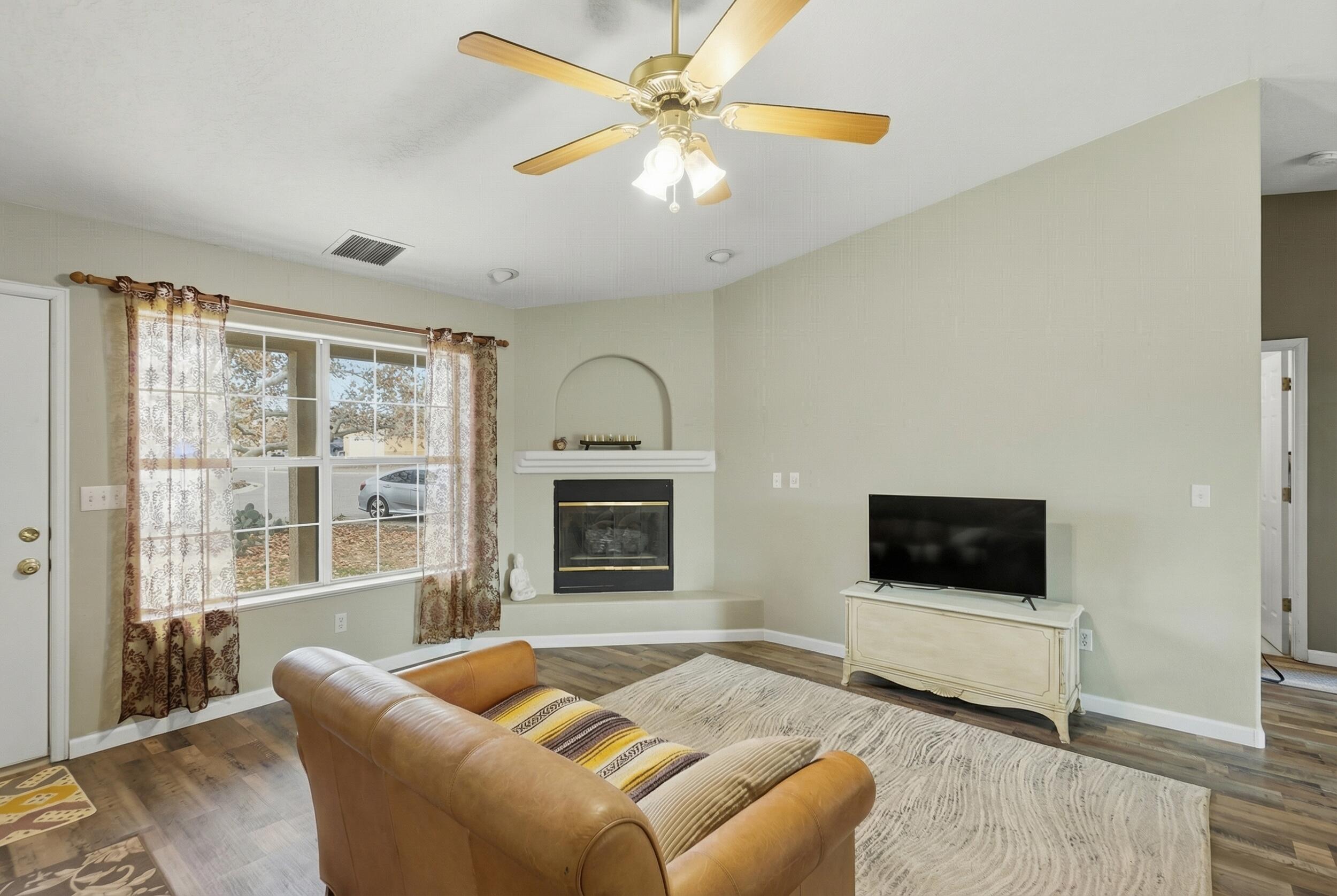 11 El Tigre Drive