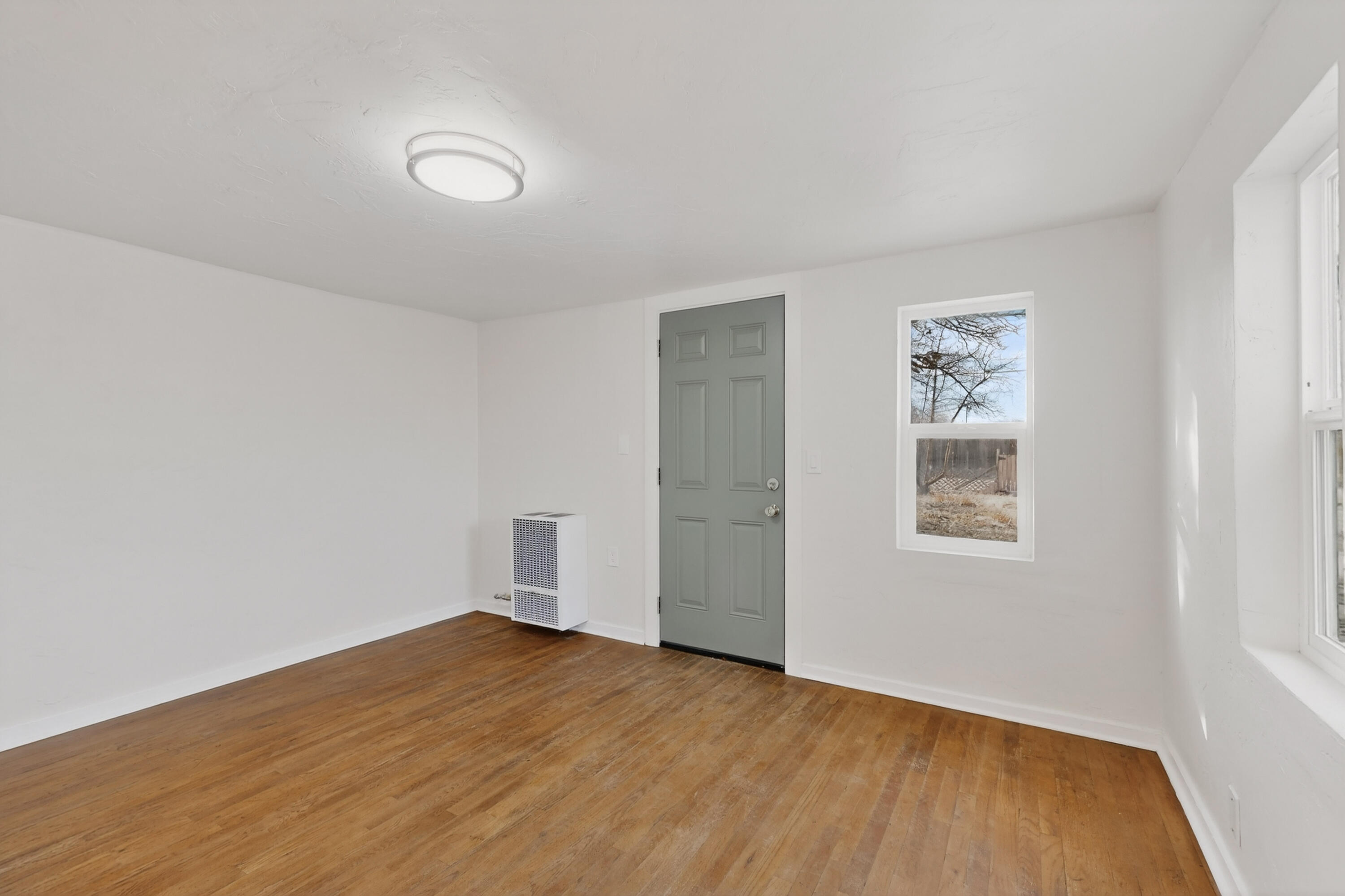 902 Headingly Avenue NW