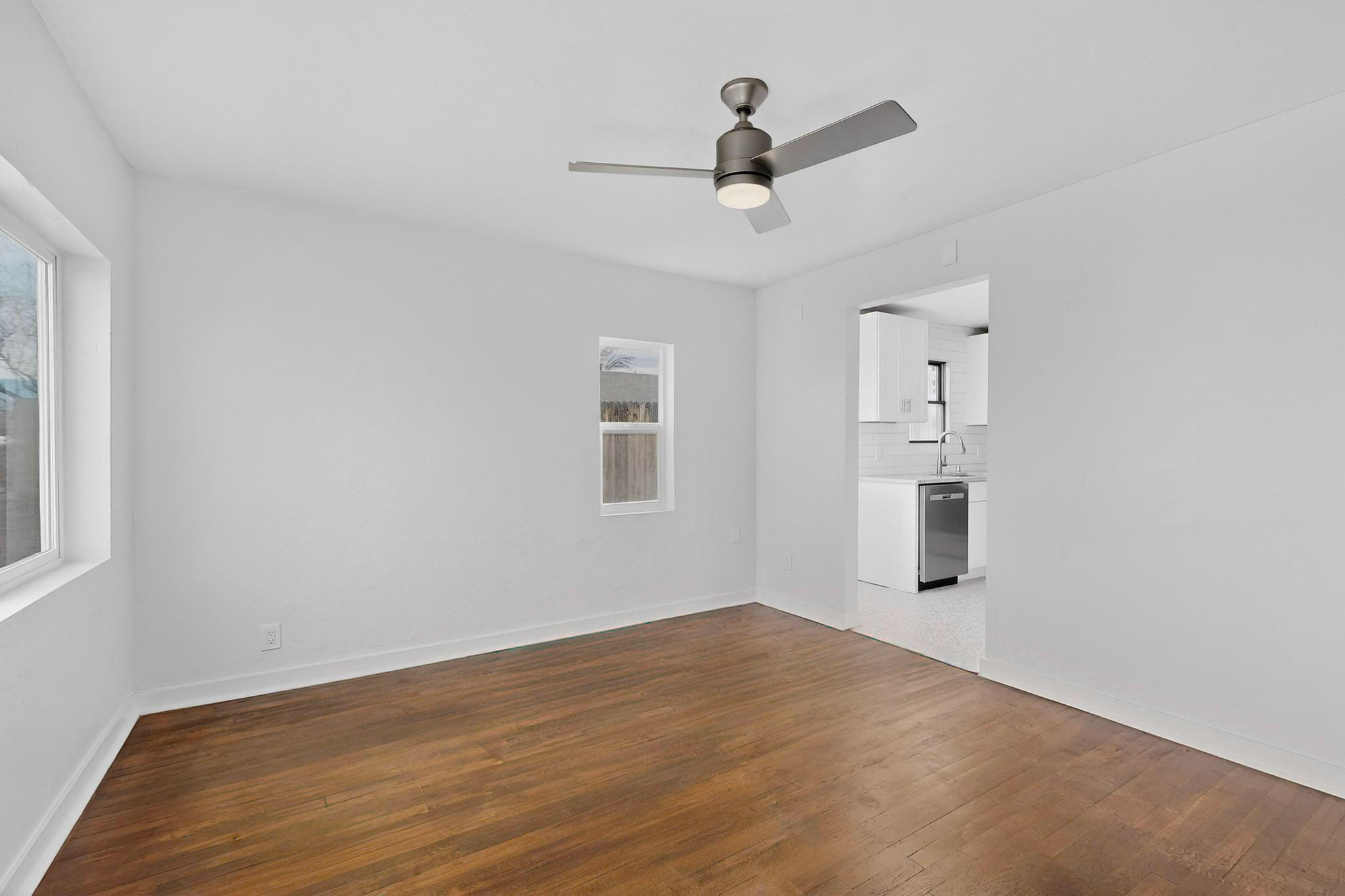 902 Headingly Avenue NW