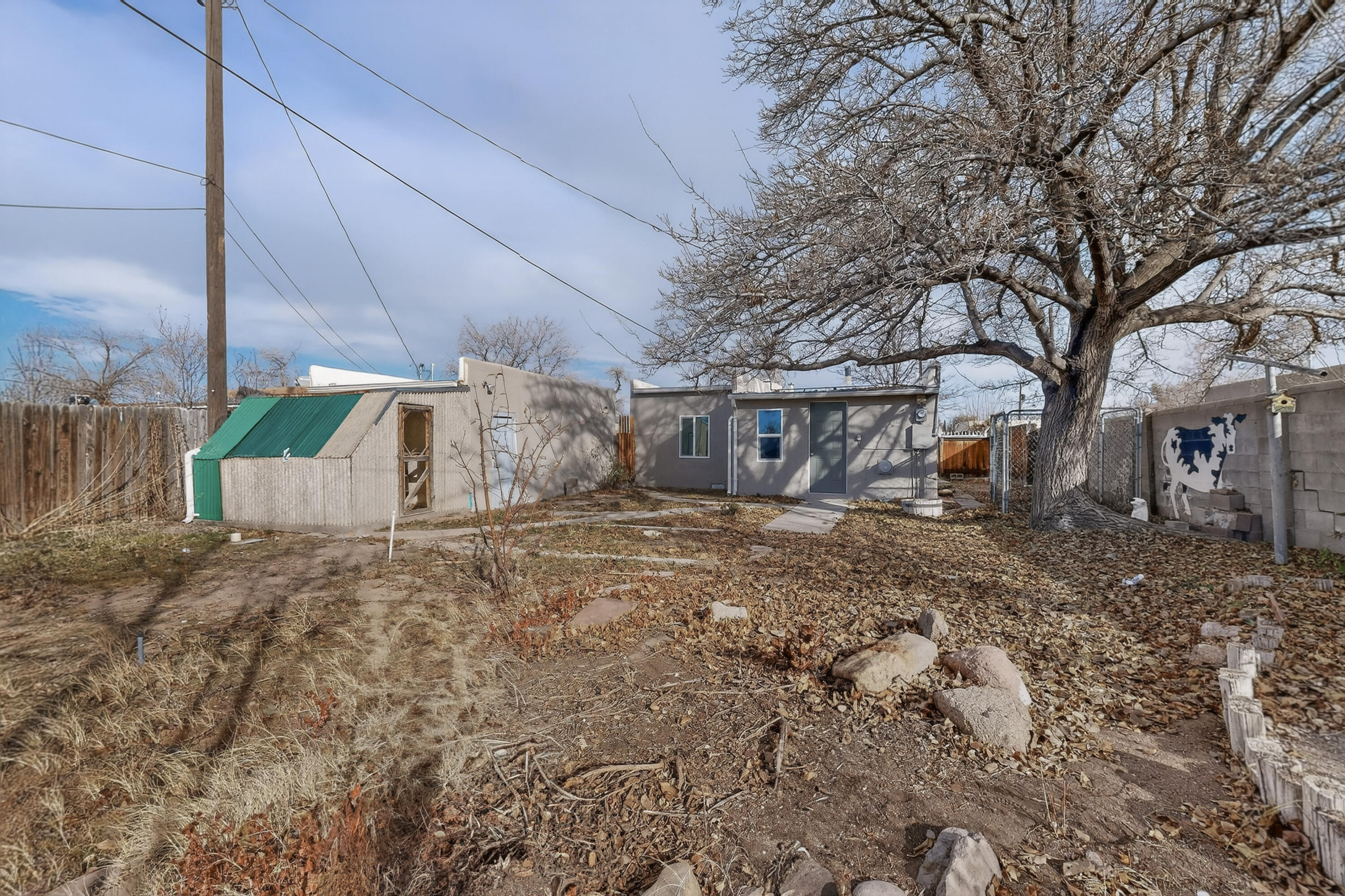 902 Headingly Avenue NW