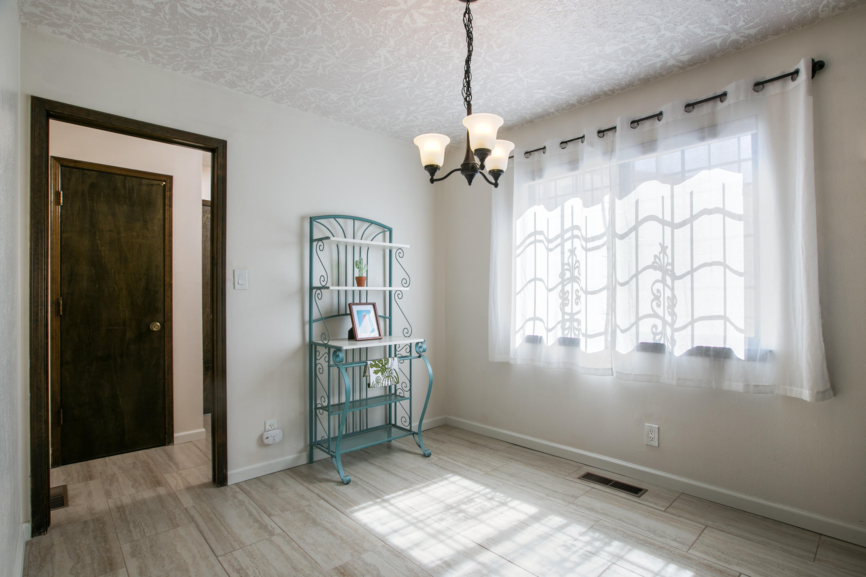 3805 Camino Don Diego NE