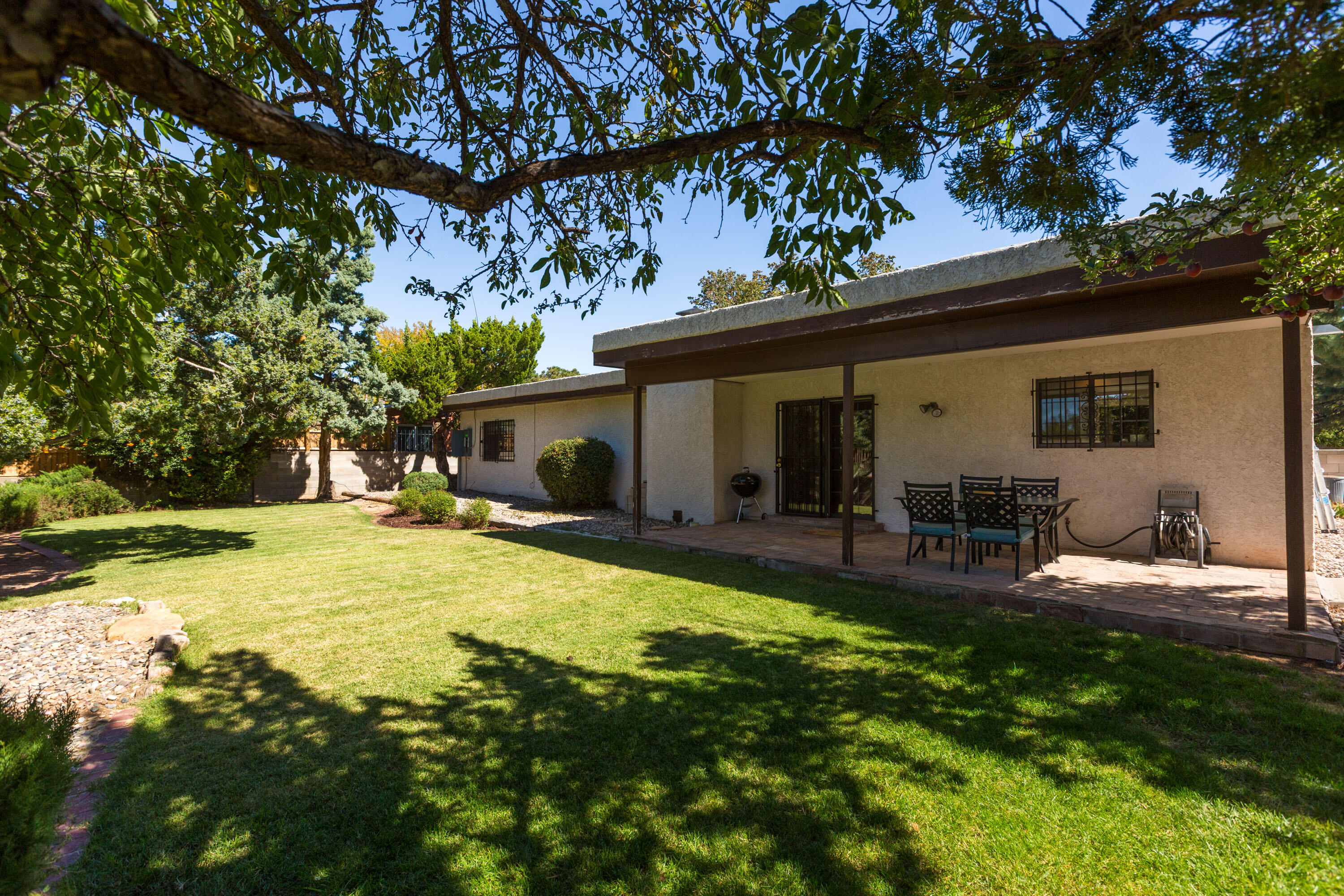 3805 Camino Don Diego NE