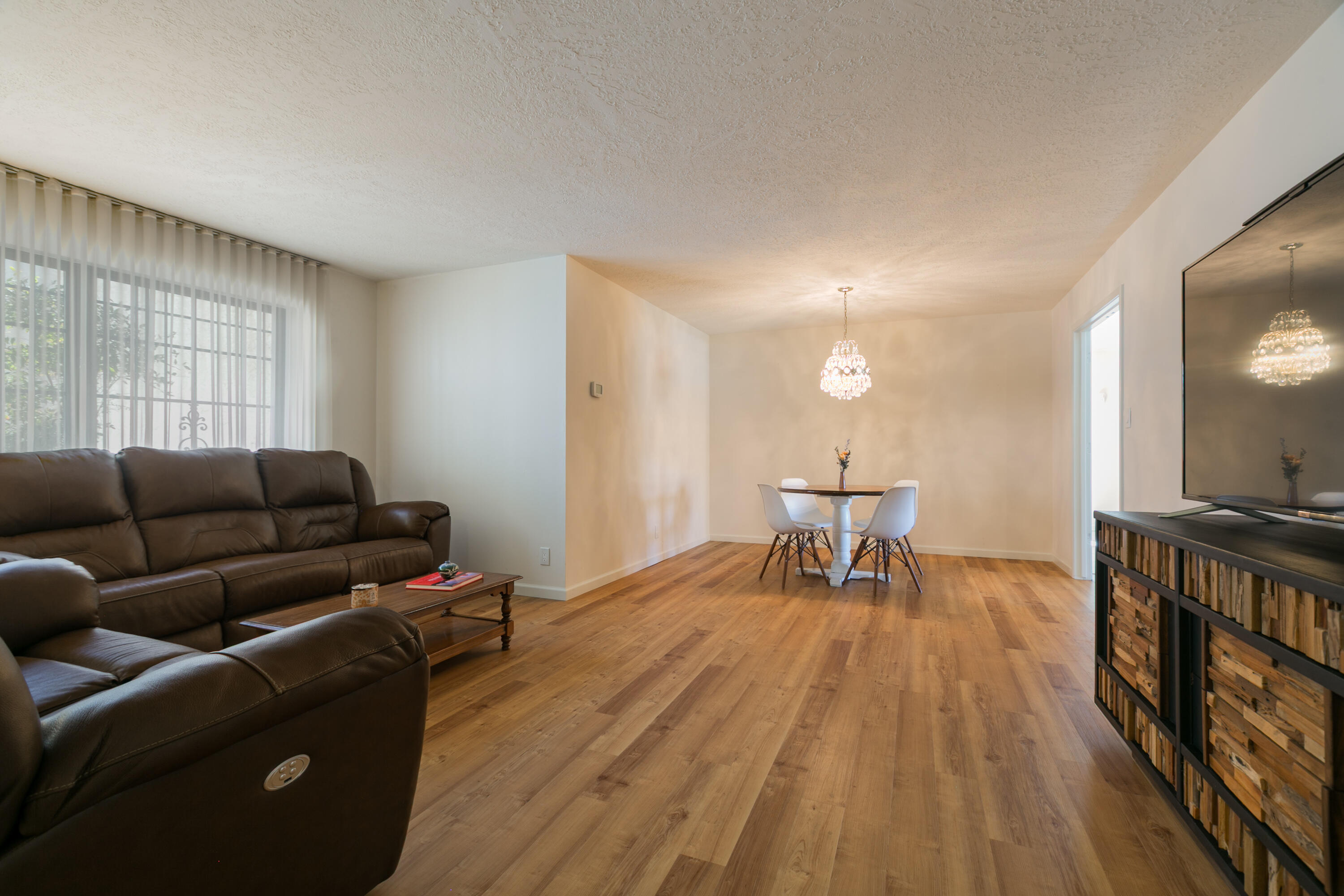 3805 Camino Don Diego NE