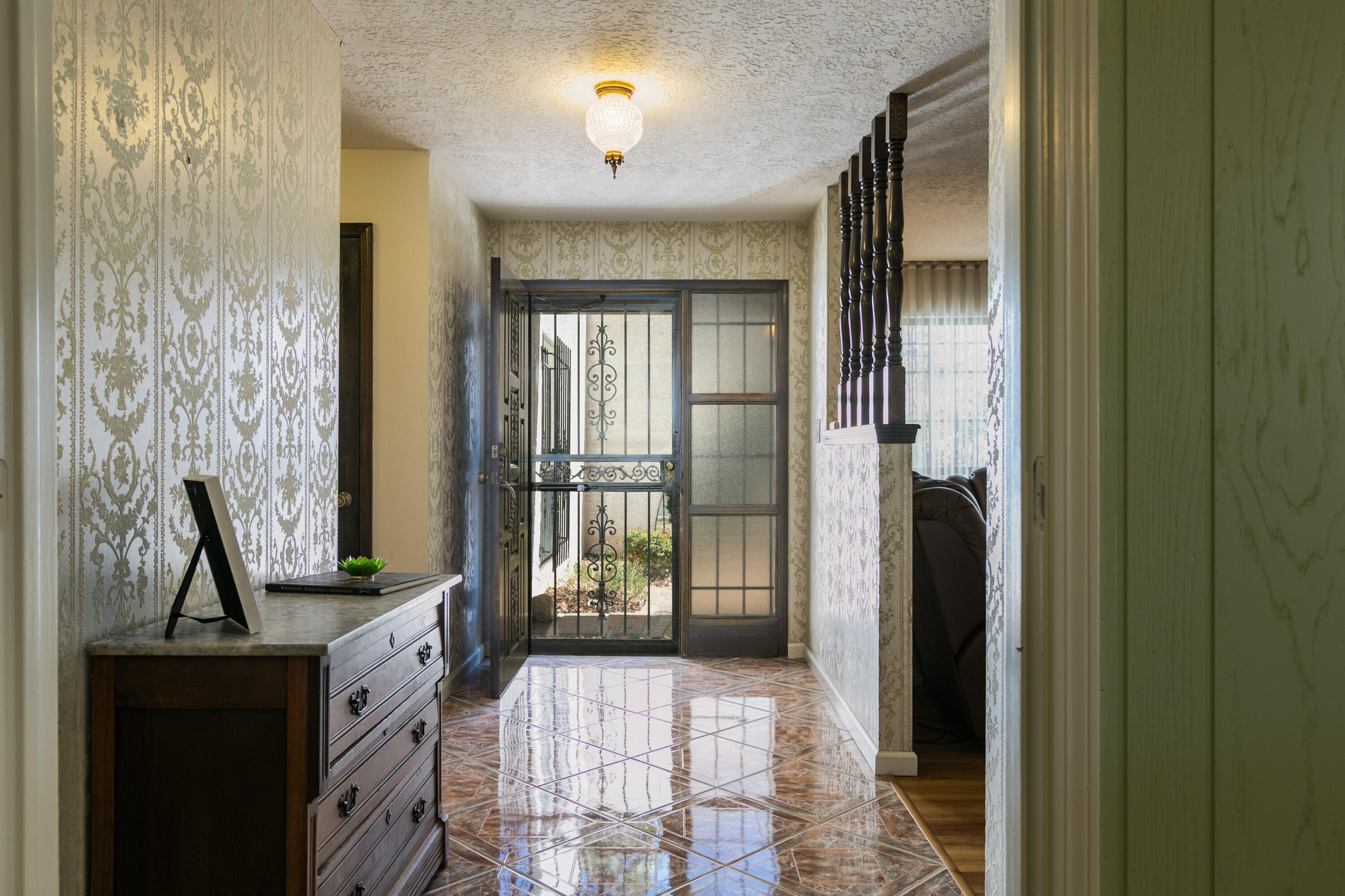 3805 Camino Don Diego NE