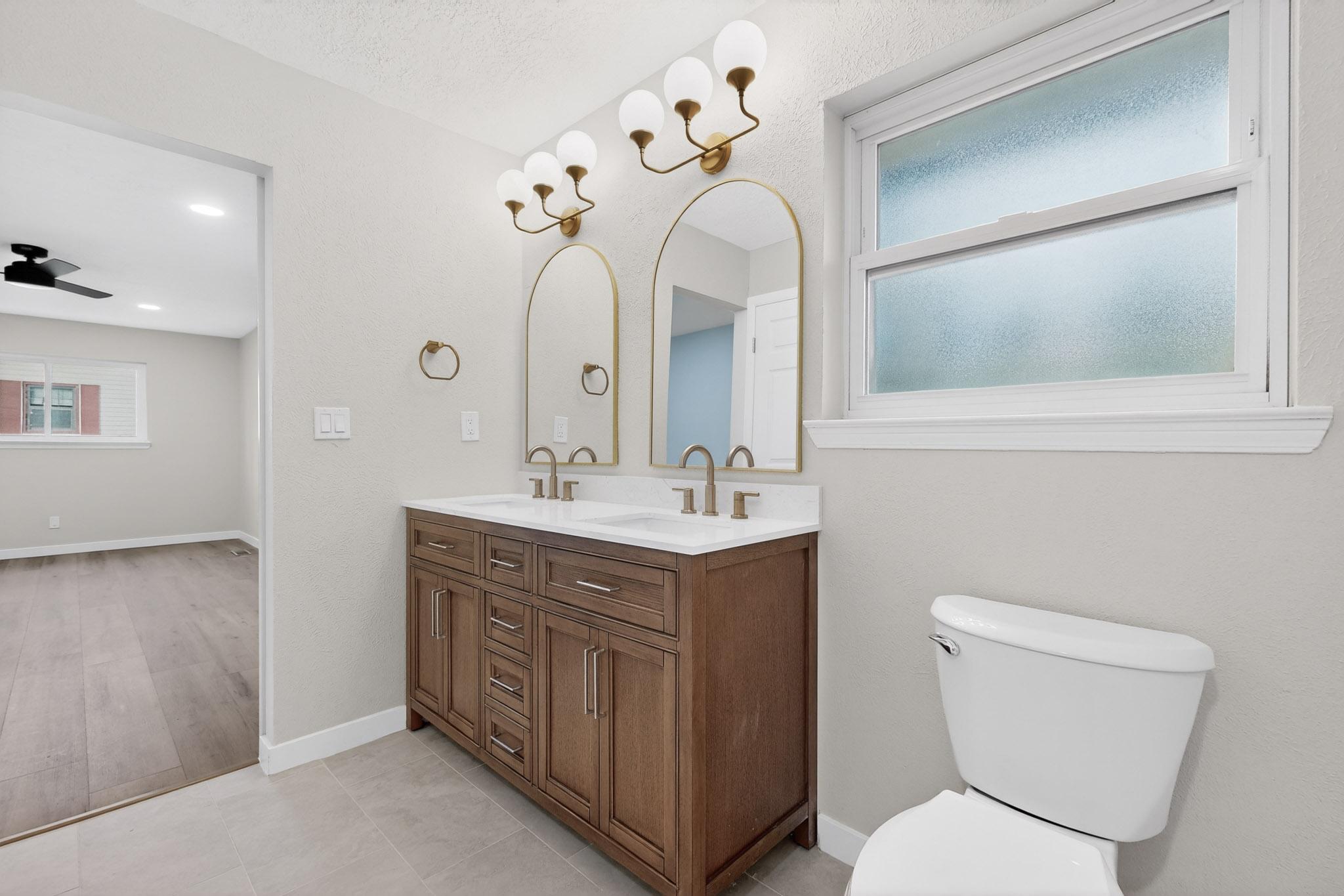 4713 Huntington Drive NE