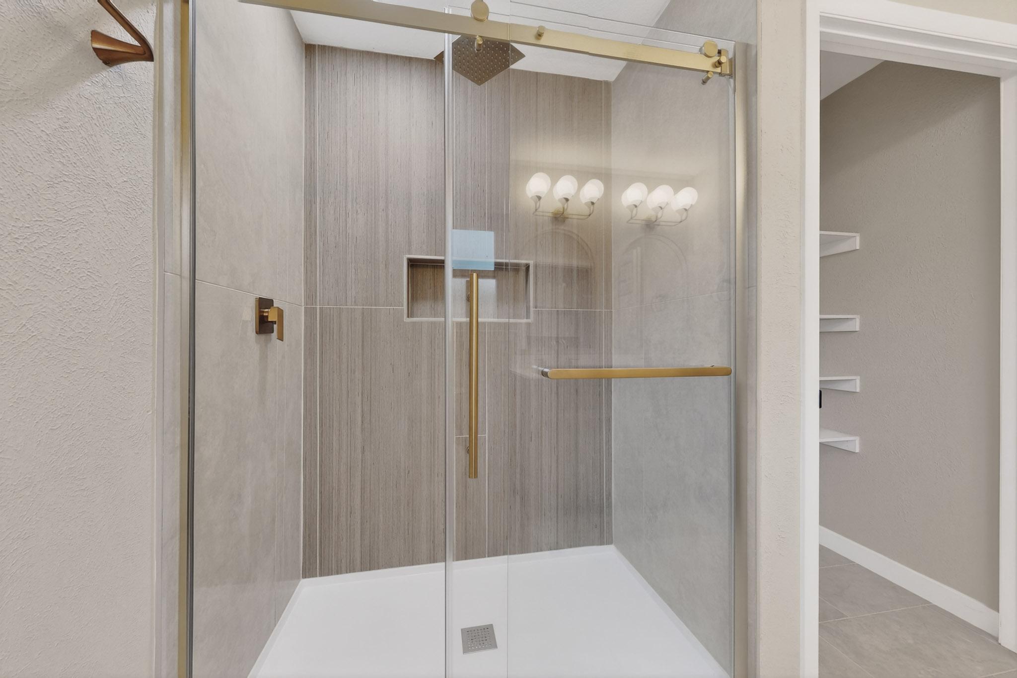 4713 Huntington Drive NE