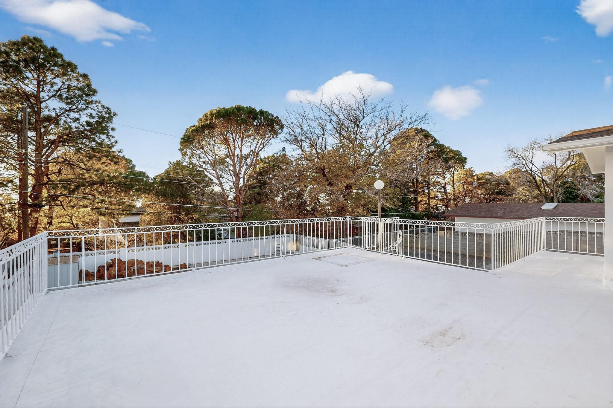 4713 Huntington Drive NE