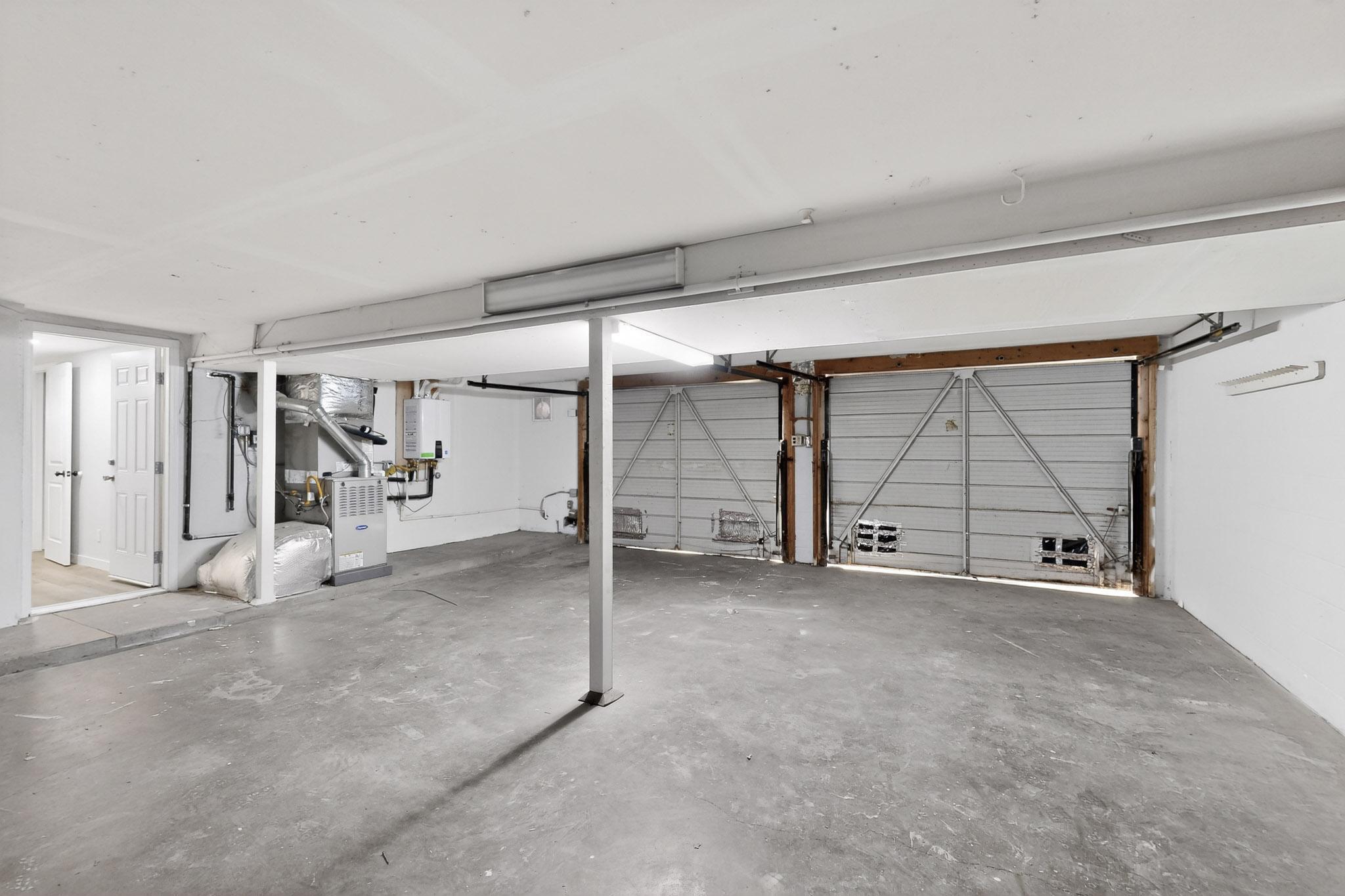 4713 Huntington Drive NE