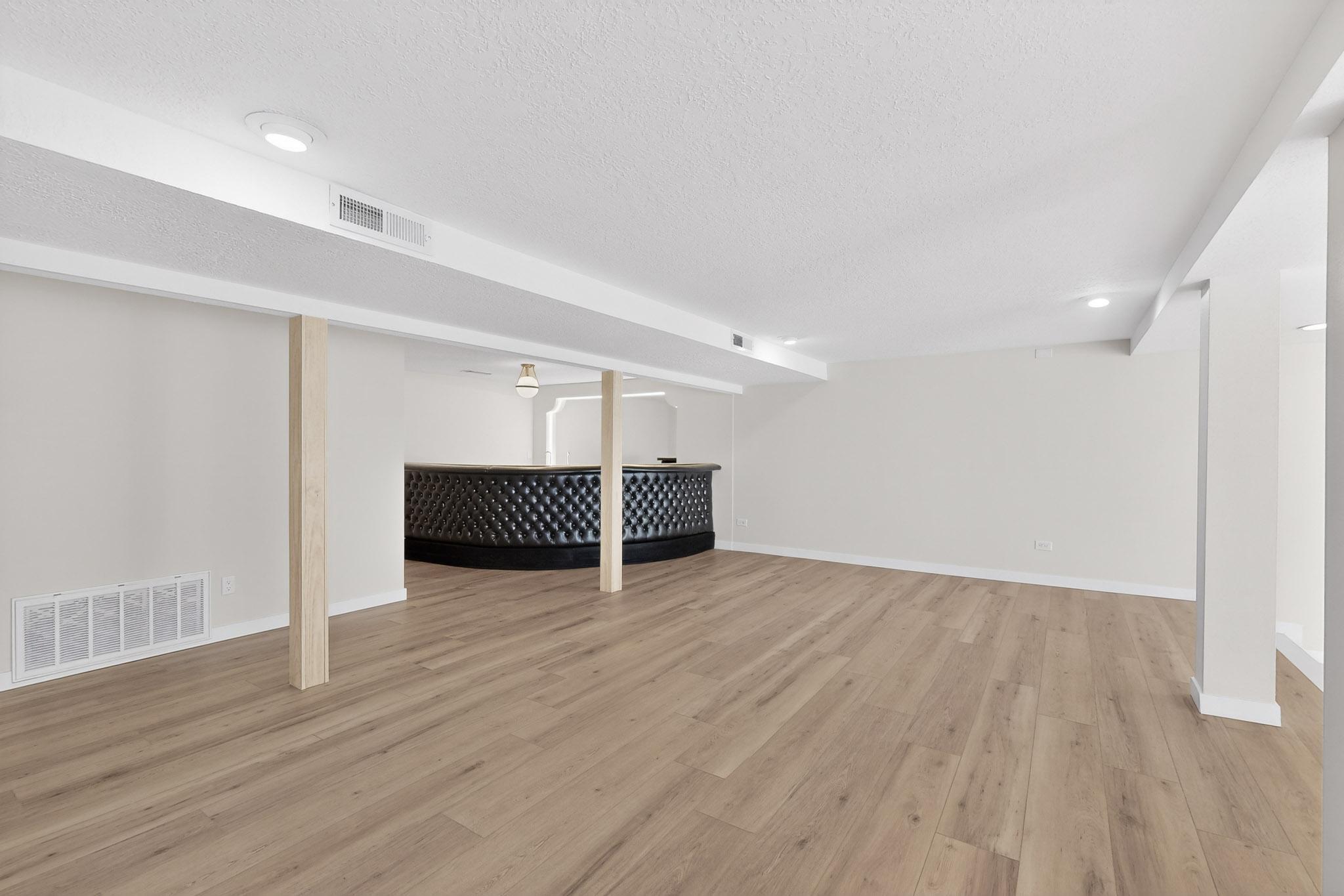 4713 Huntington Drive NE