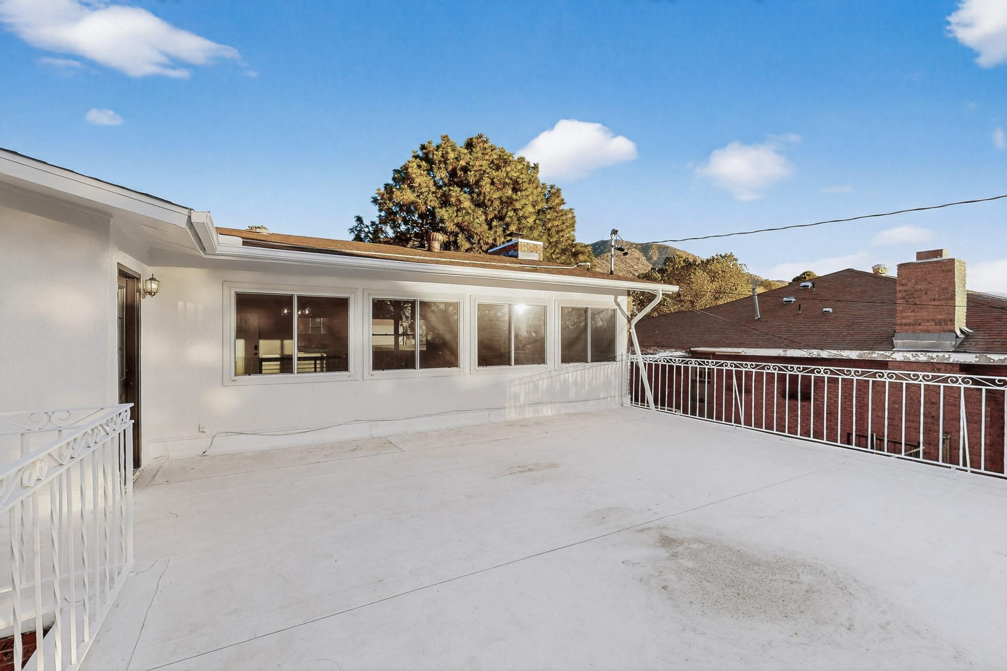 4713 Huntington Drive NE