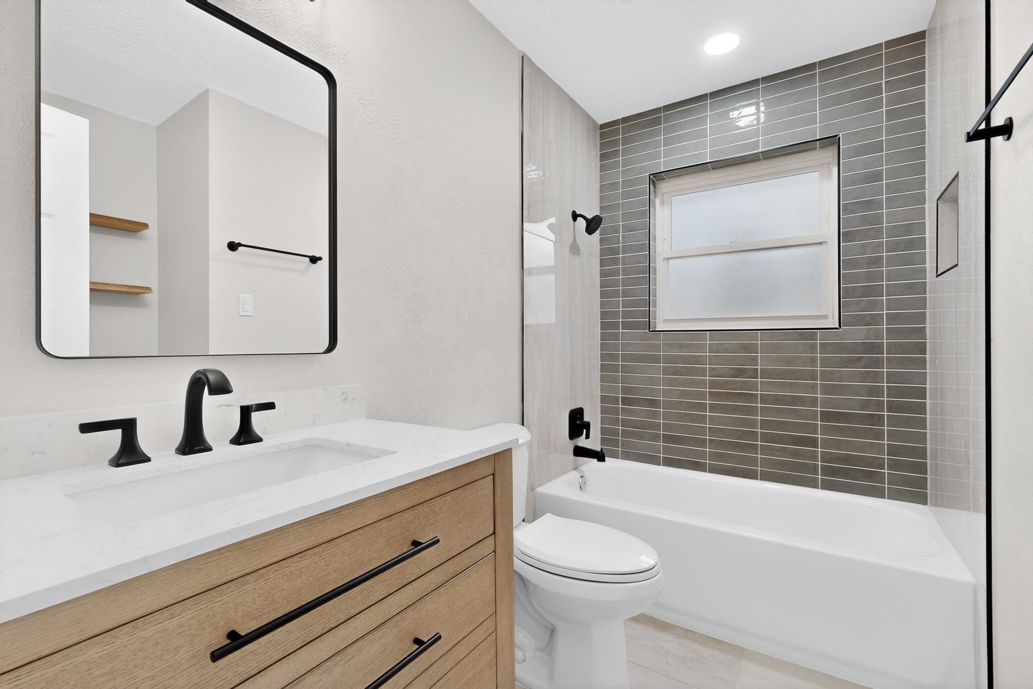 4713 Huntington Drive NE