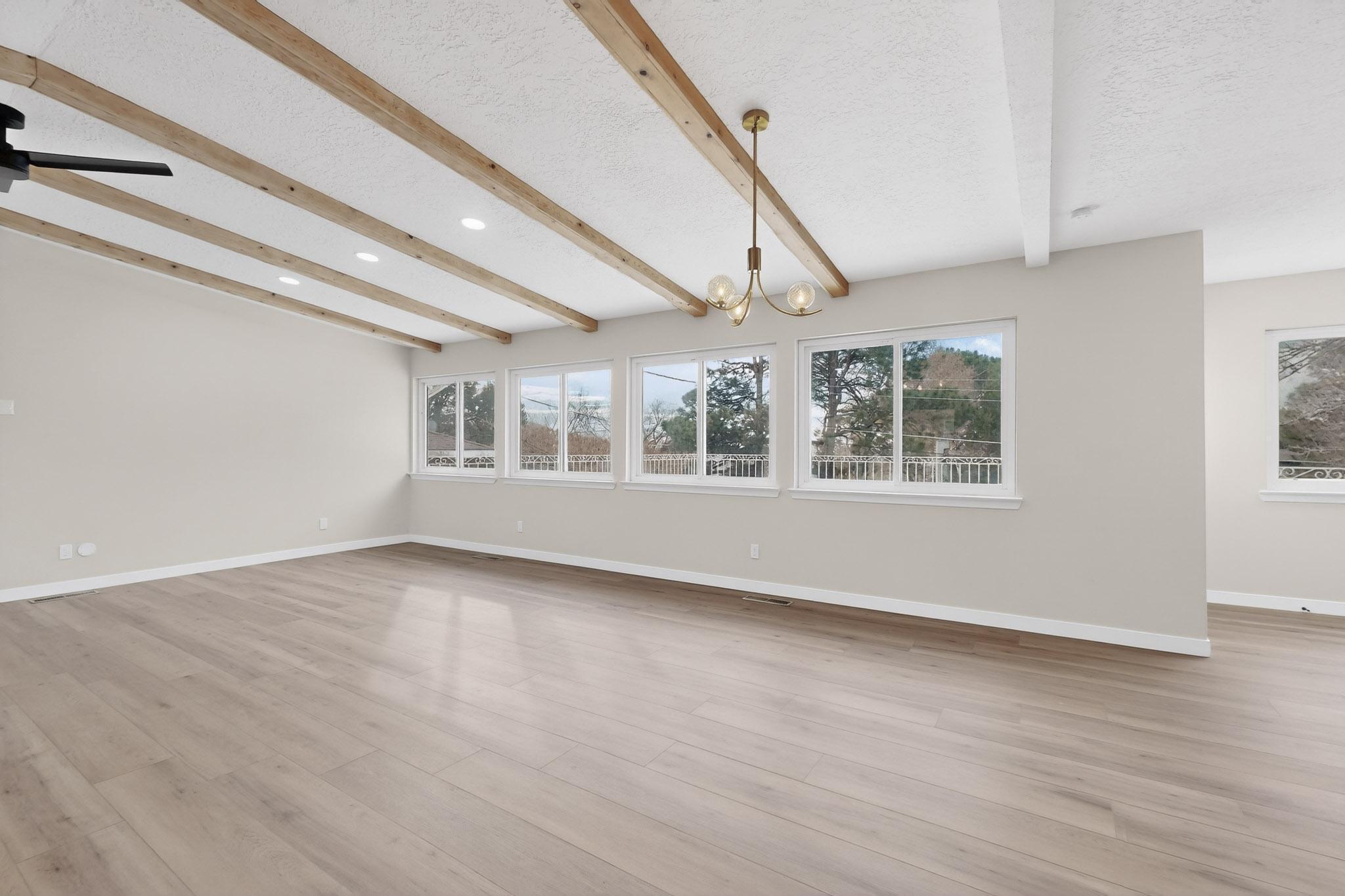 4713 Huntington Drive NE