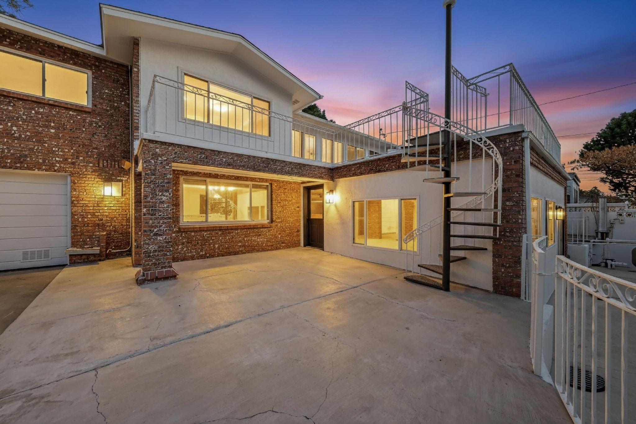 4713 Huntington Drive NE