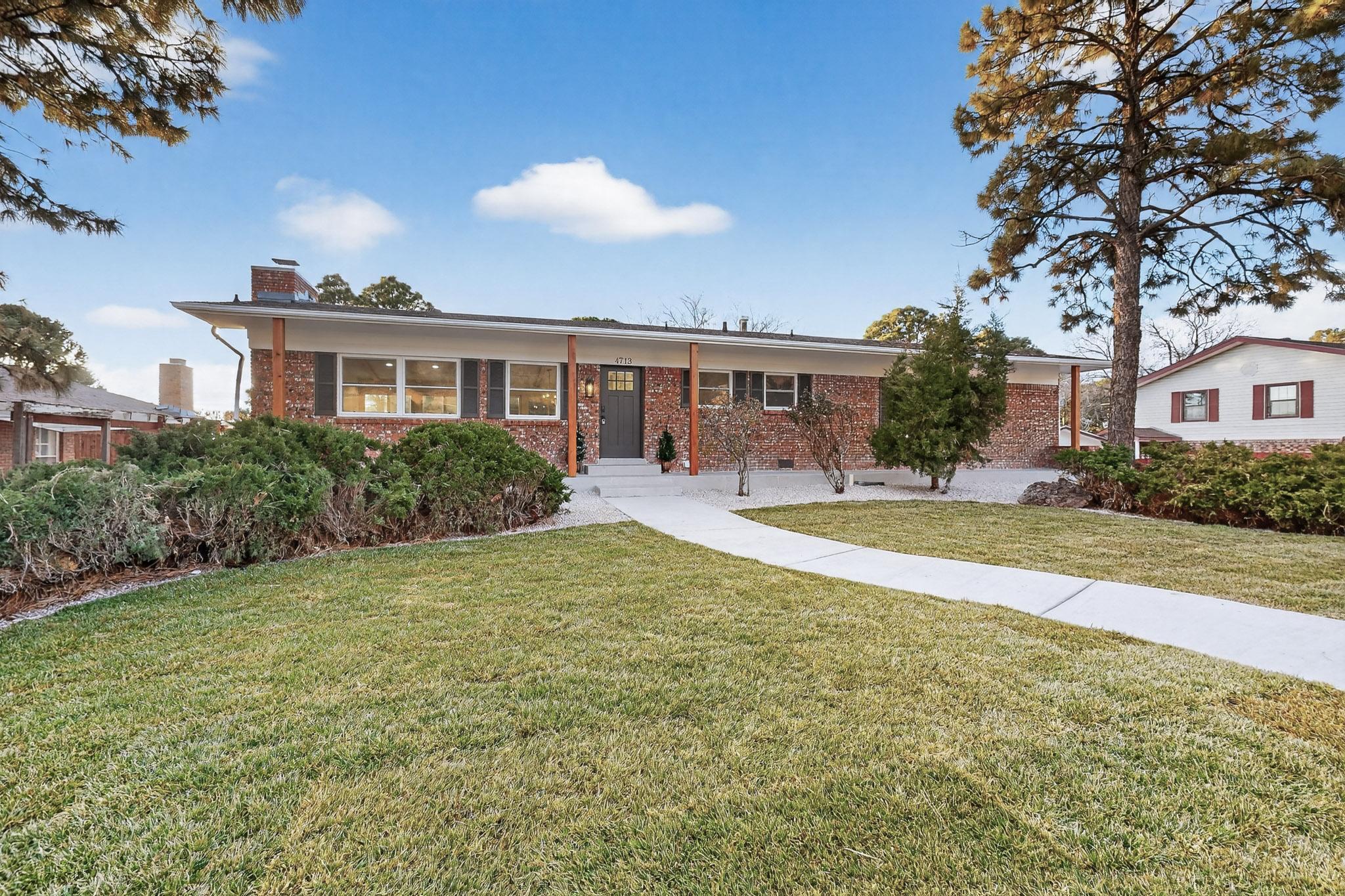 4713 Huntington Drive NE