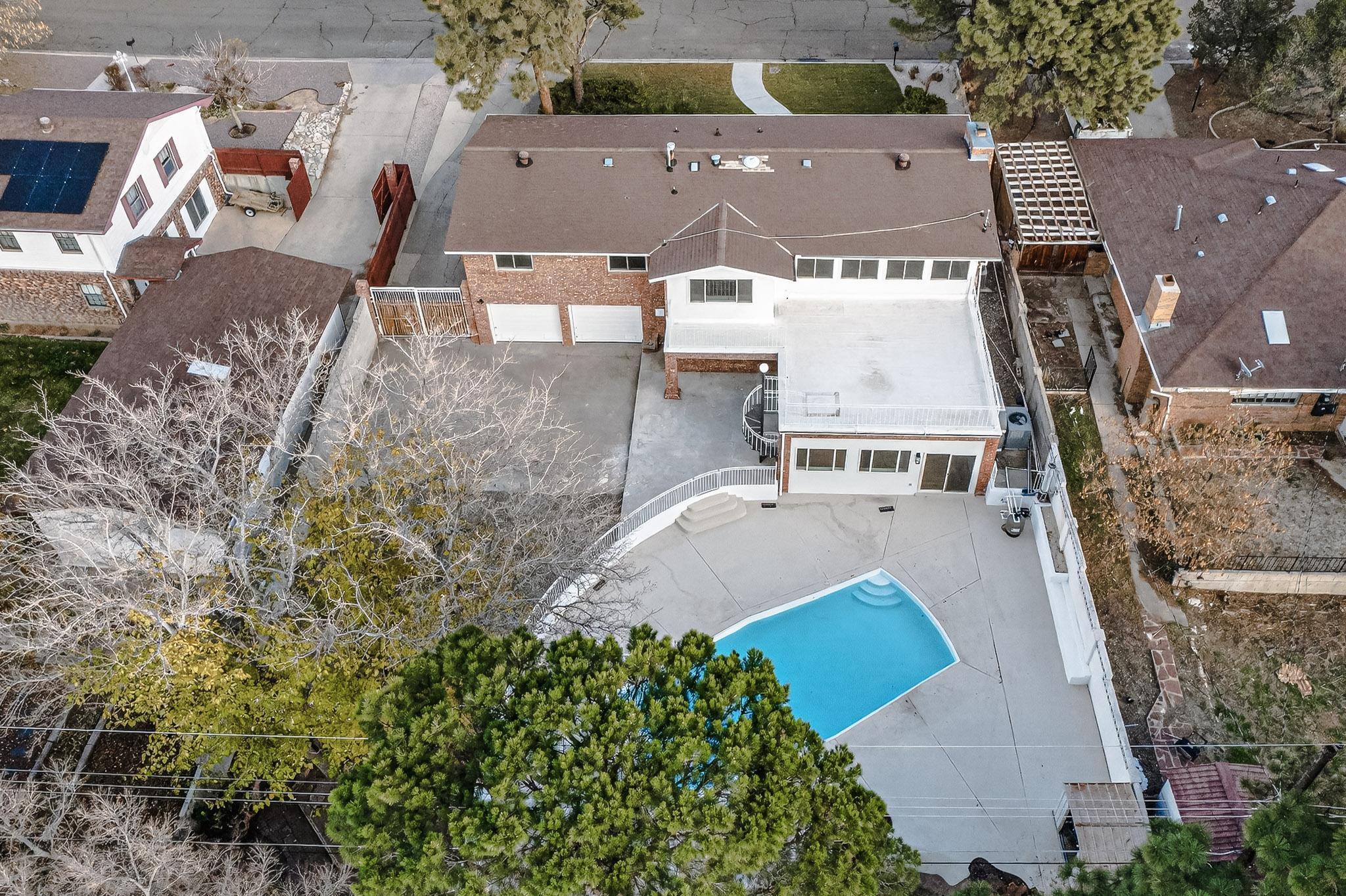 4713 Huntington Drive NE