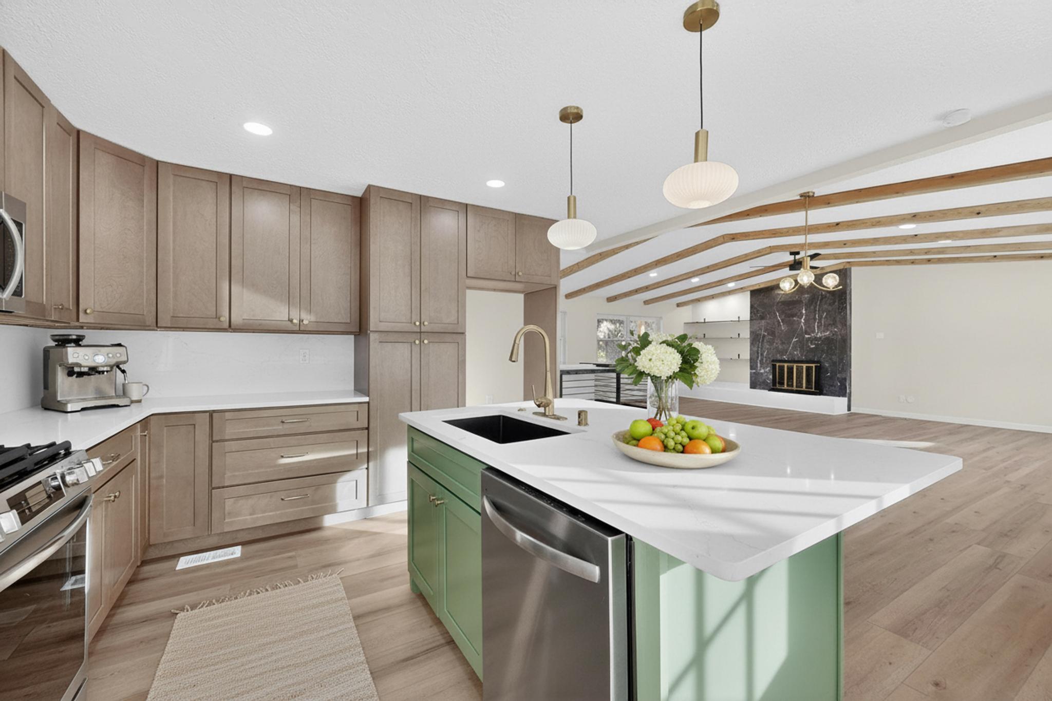 4713 Huntington Drive NE