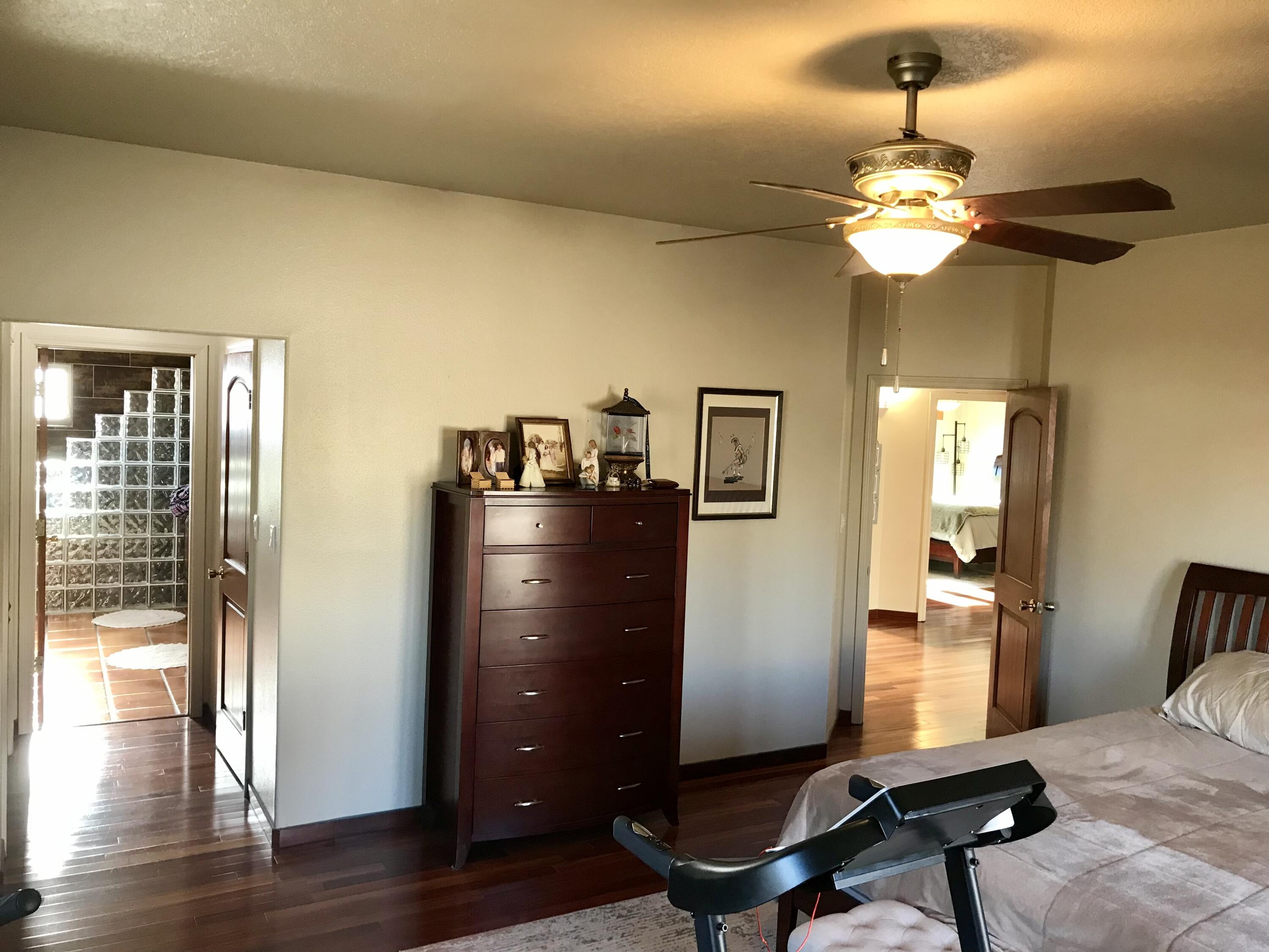 1290 Mesa Ridge Drive SW