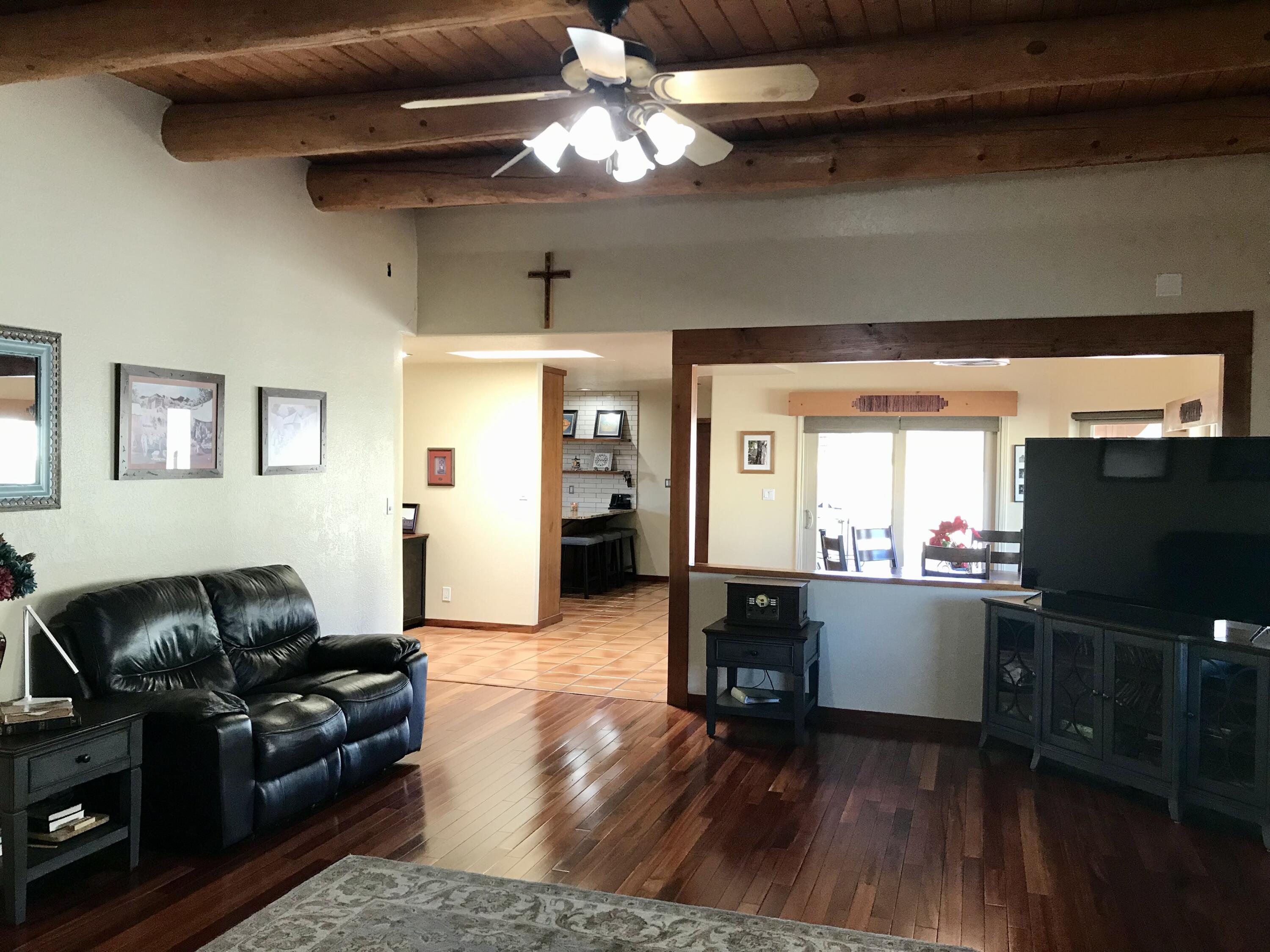 1290 Mesa Ridge Drive SW