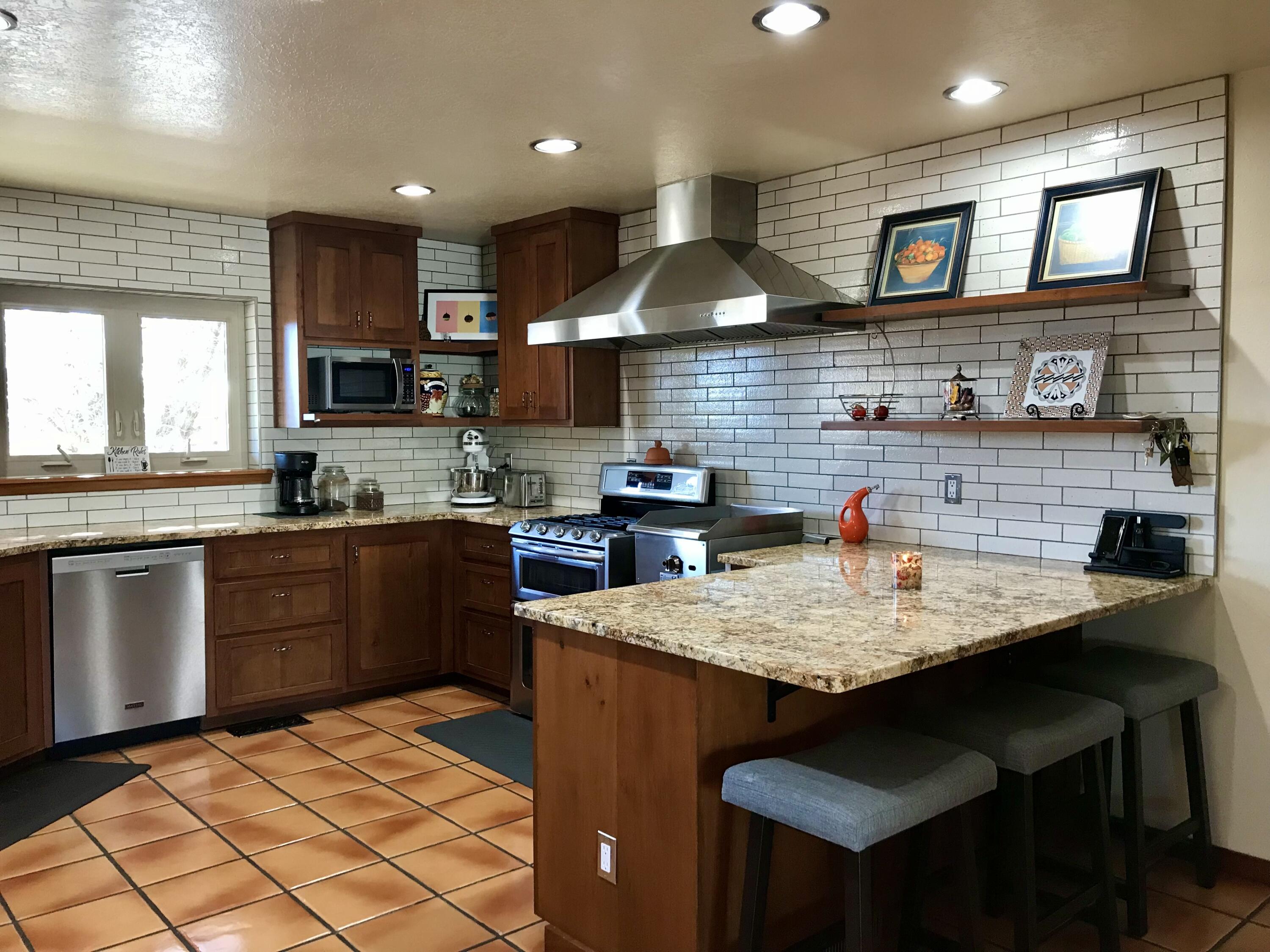 1290 Mesa Ridge Drive SW