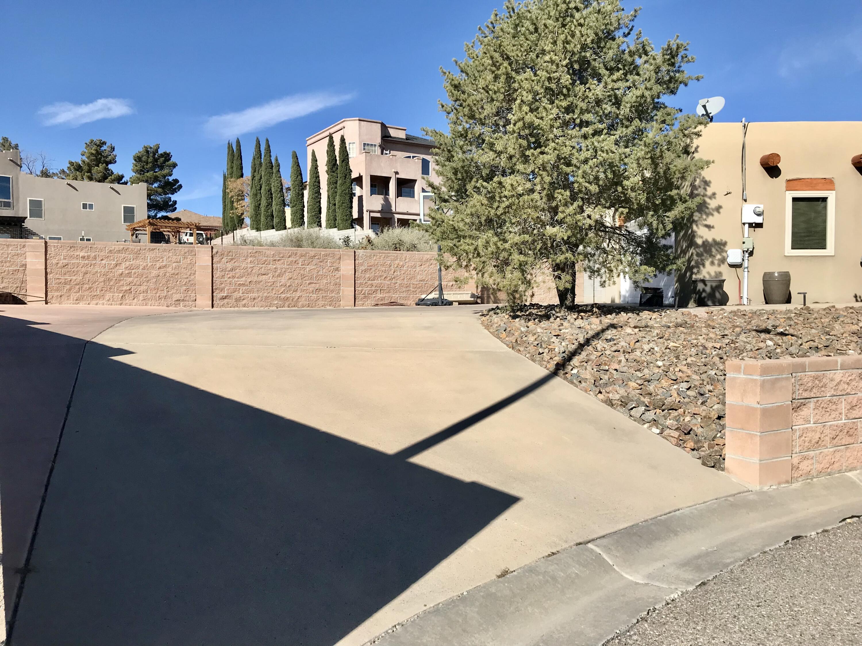 1290 Mesa Ridge Drive SW