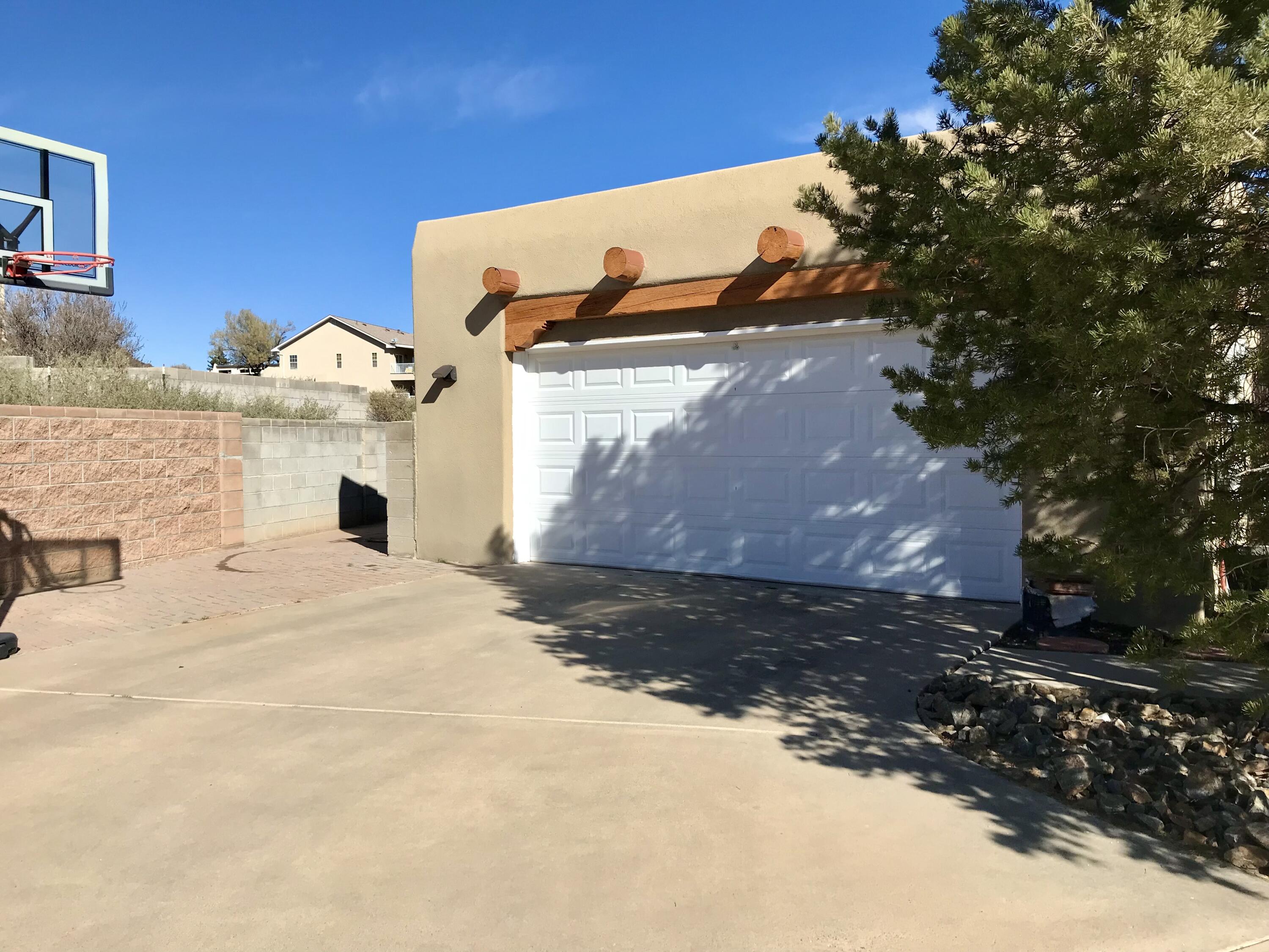 1290 Mesa Ridge Drive SW