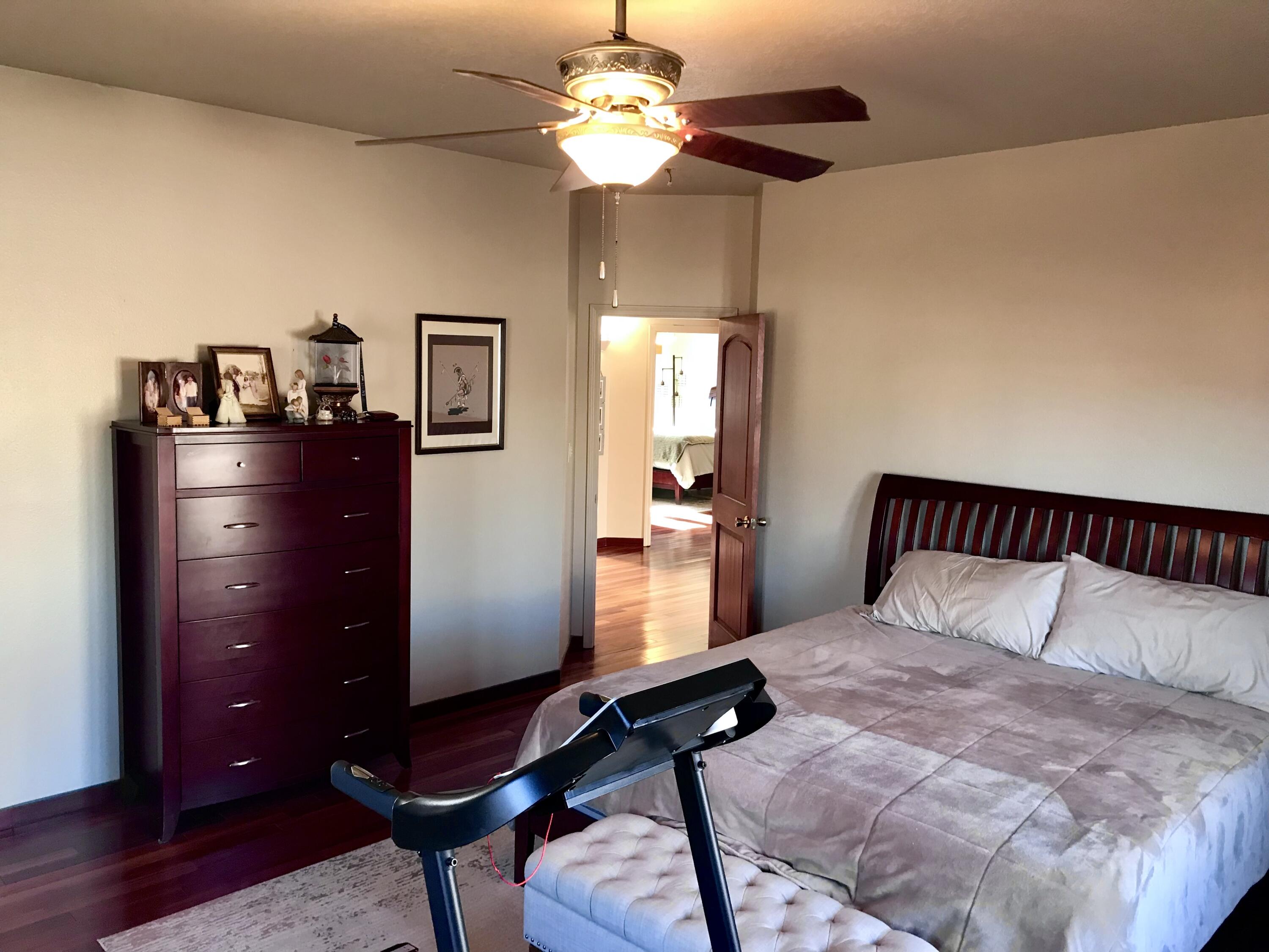 1290 Mesa Ridge Drive SW