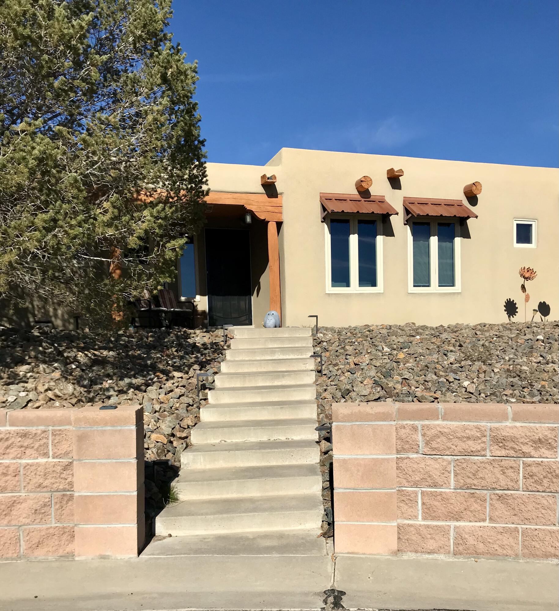 1290 Mesa Ridge Drive SW