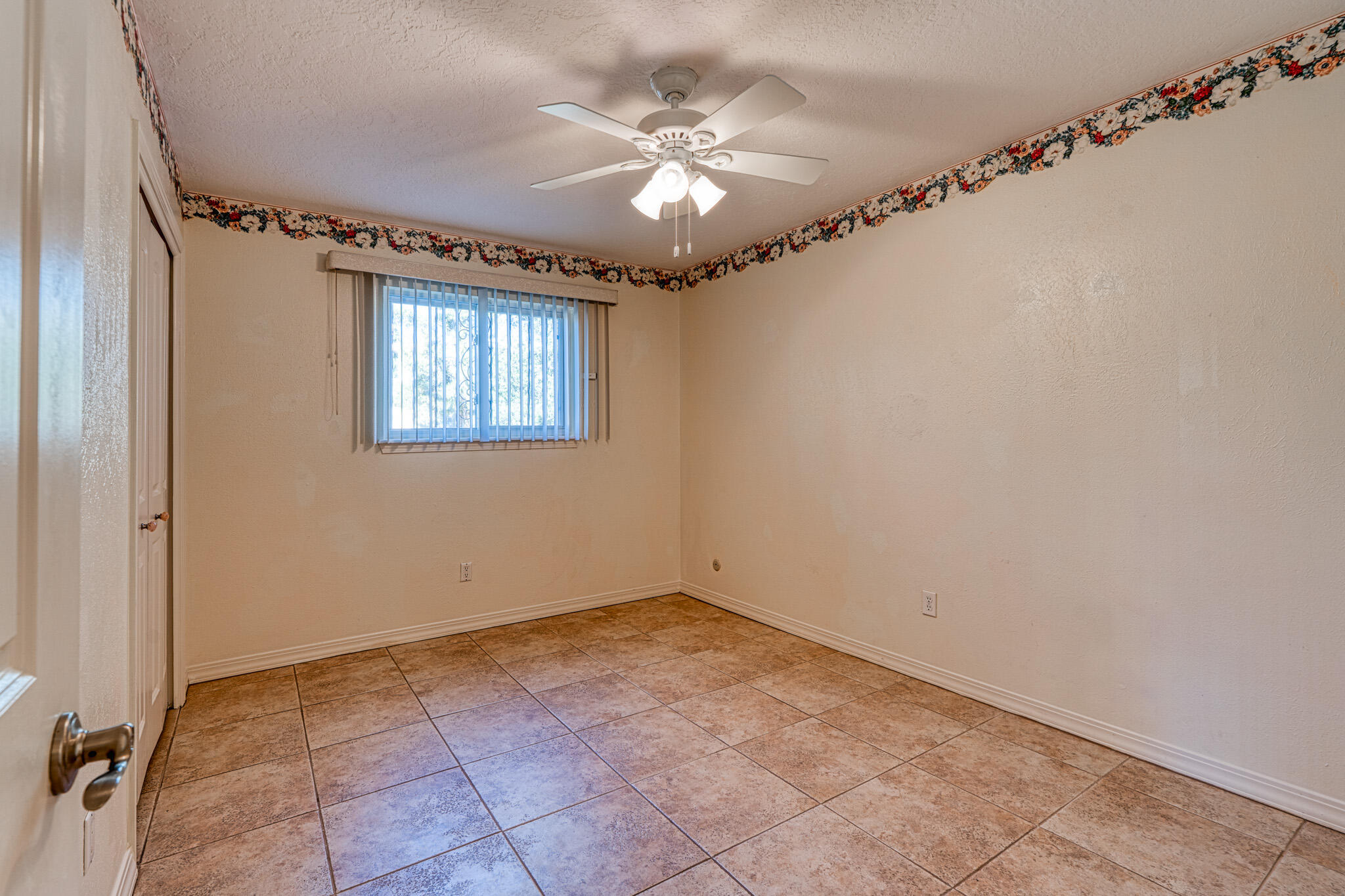 1616 Zena Lona Street NE