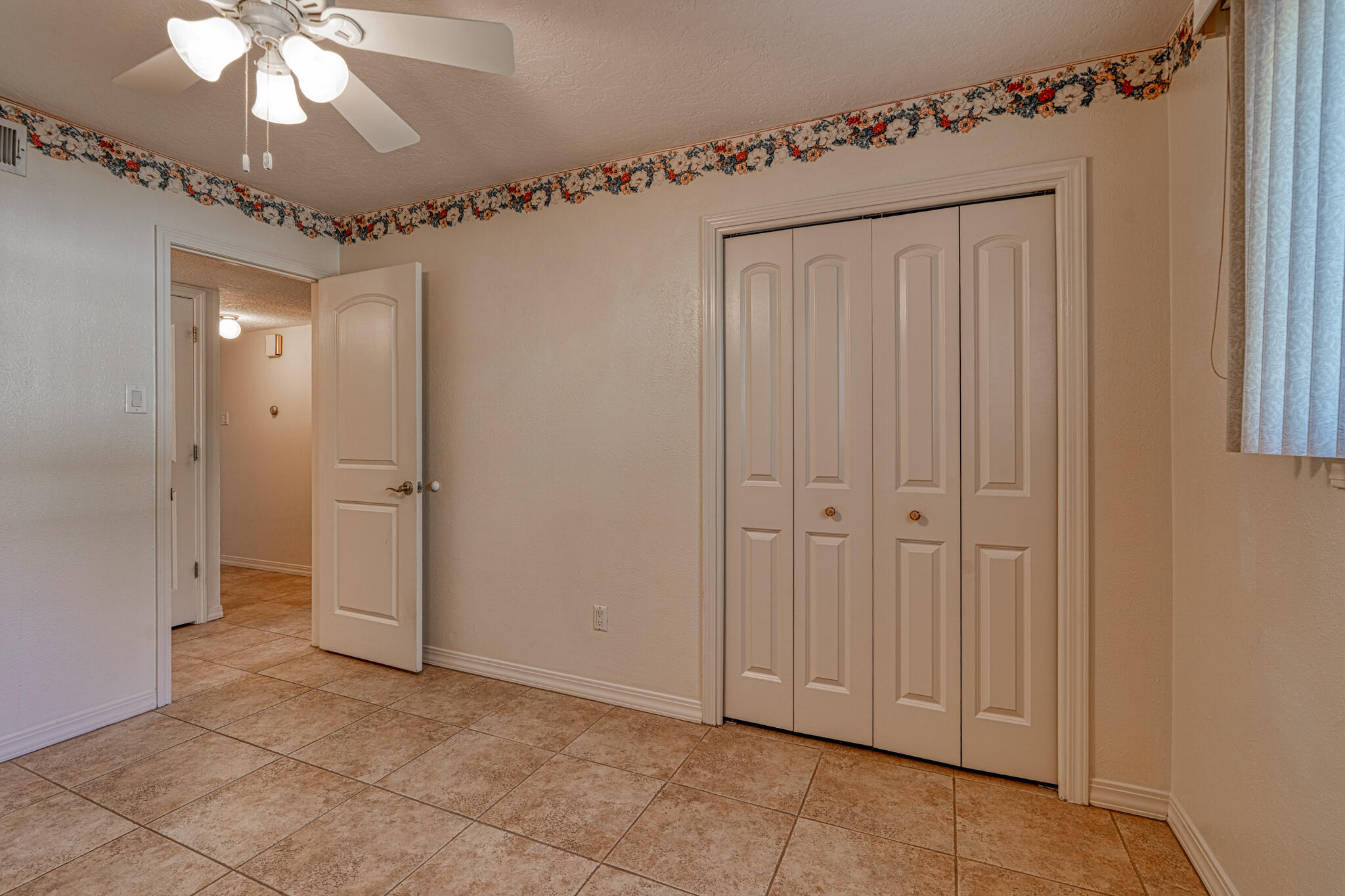 1616 Zena Lona Street NE