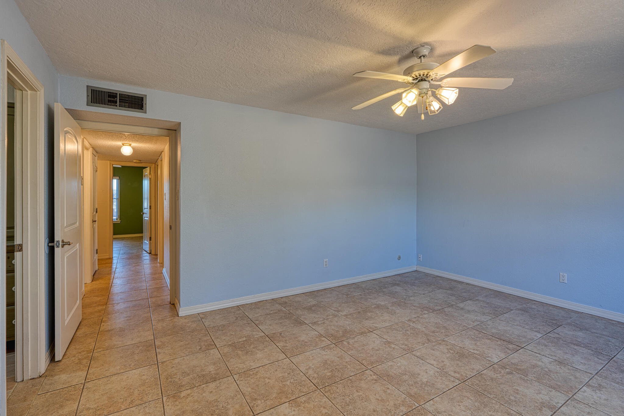 1616 Zena Lona Street NE