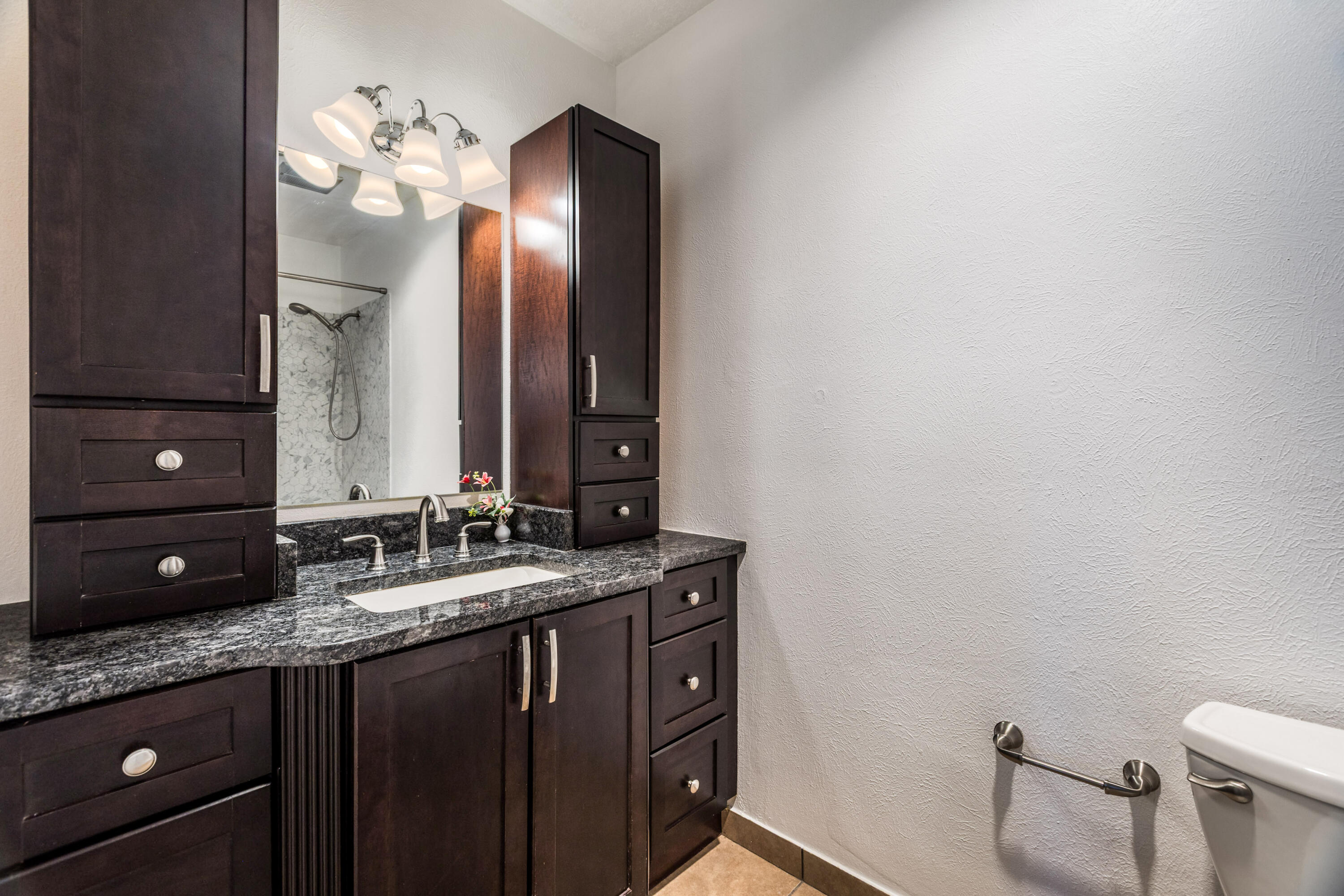 5316 Veronica Drive NE