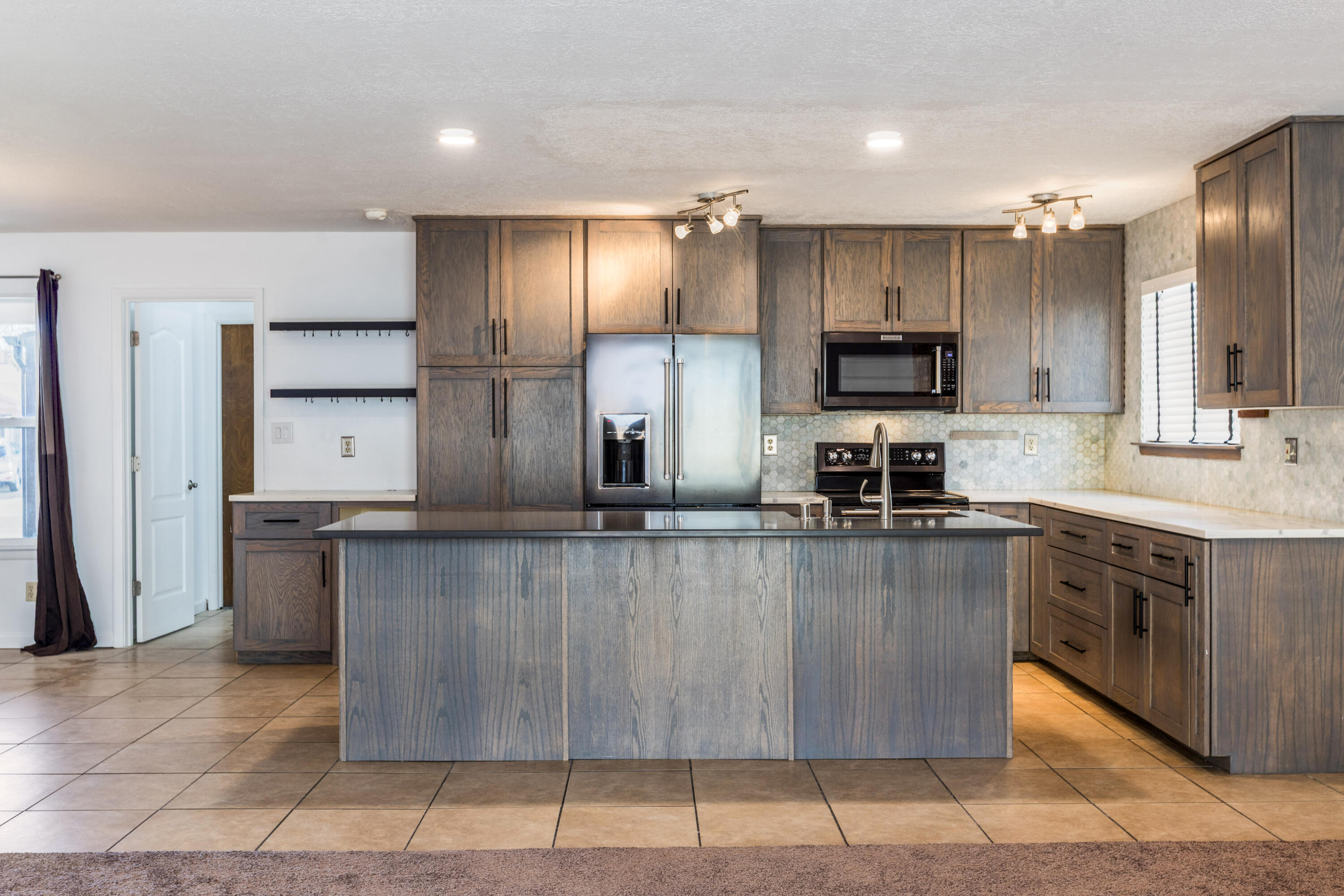 5316 Veronica Drive NE