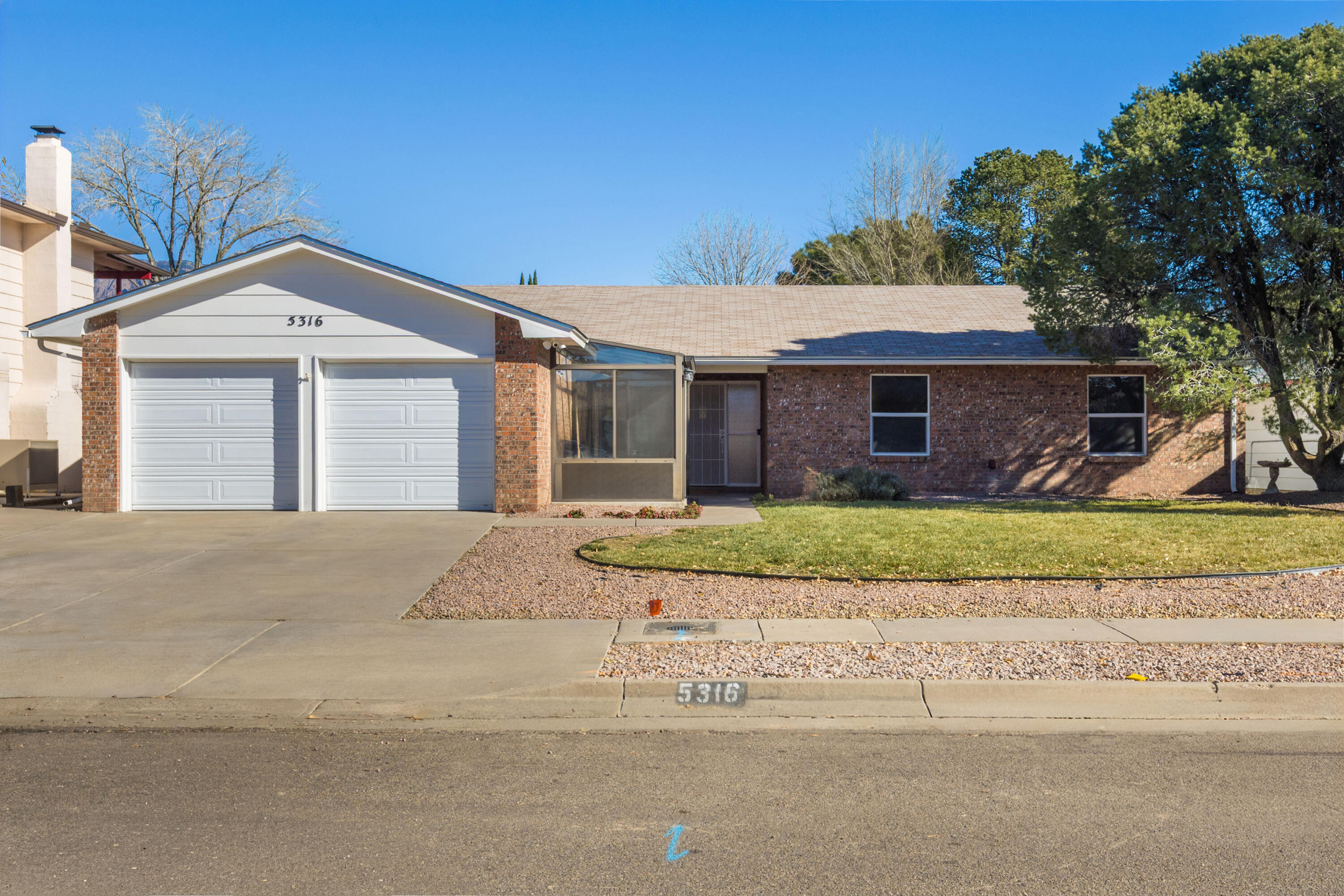 5316 Veronica Drive NE