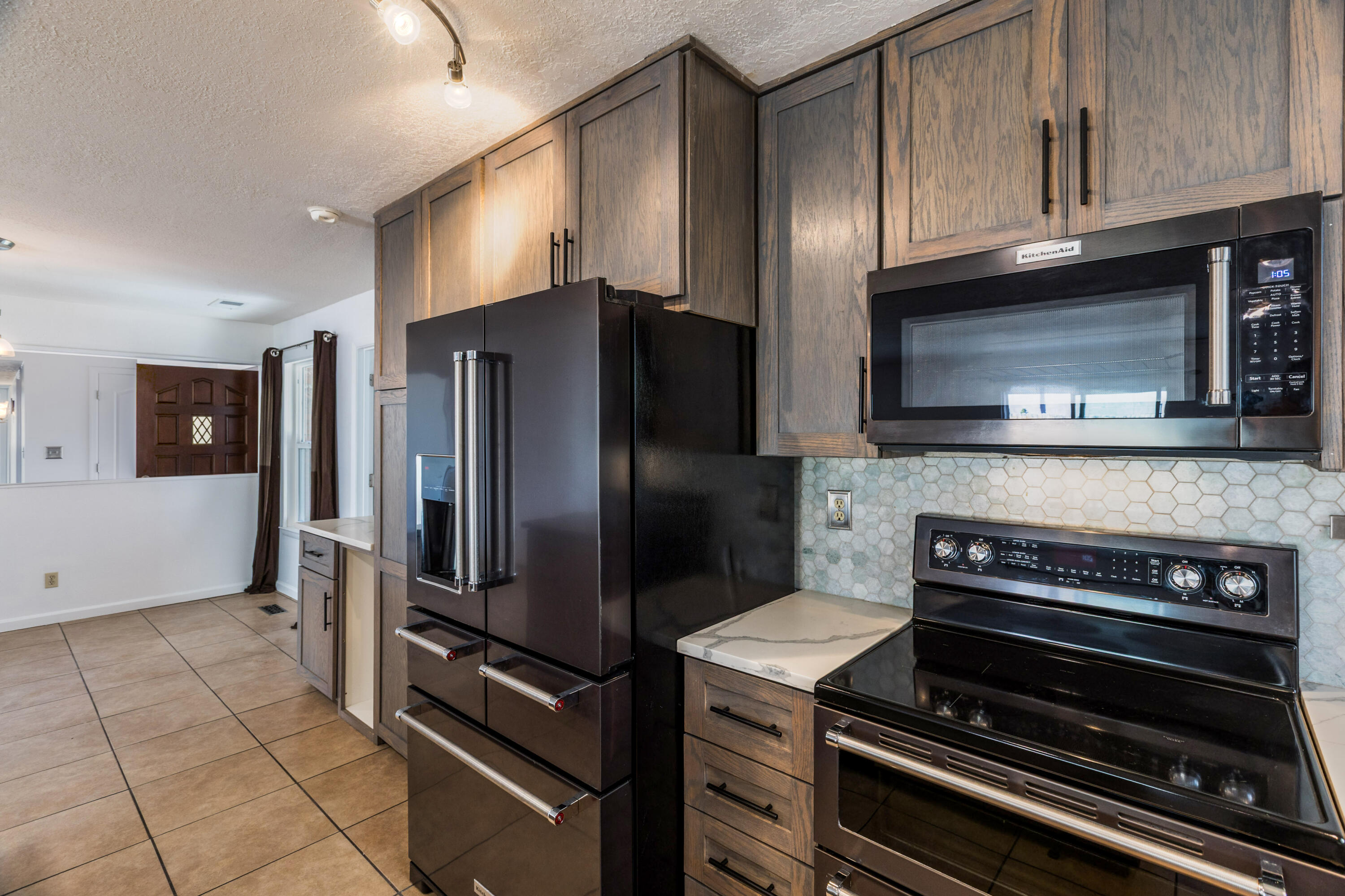 5316 Veronica Drive NE