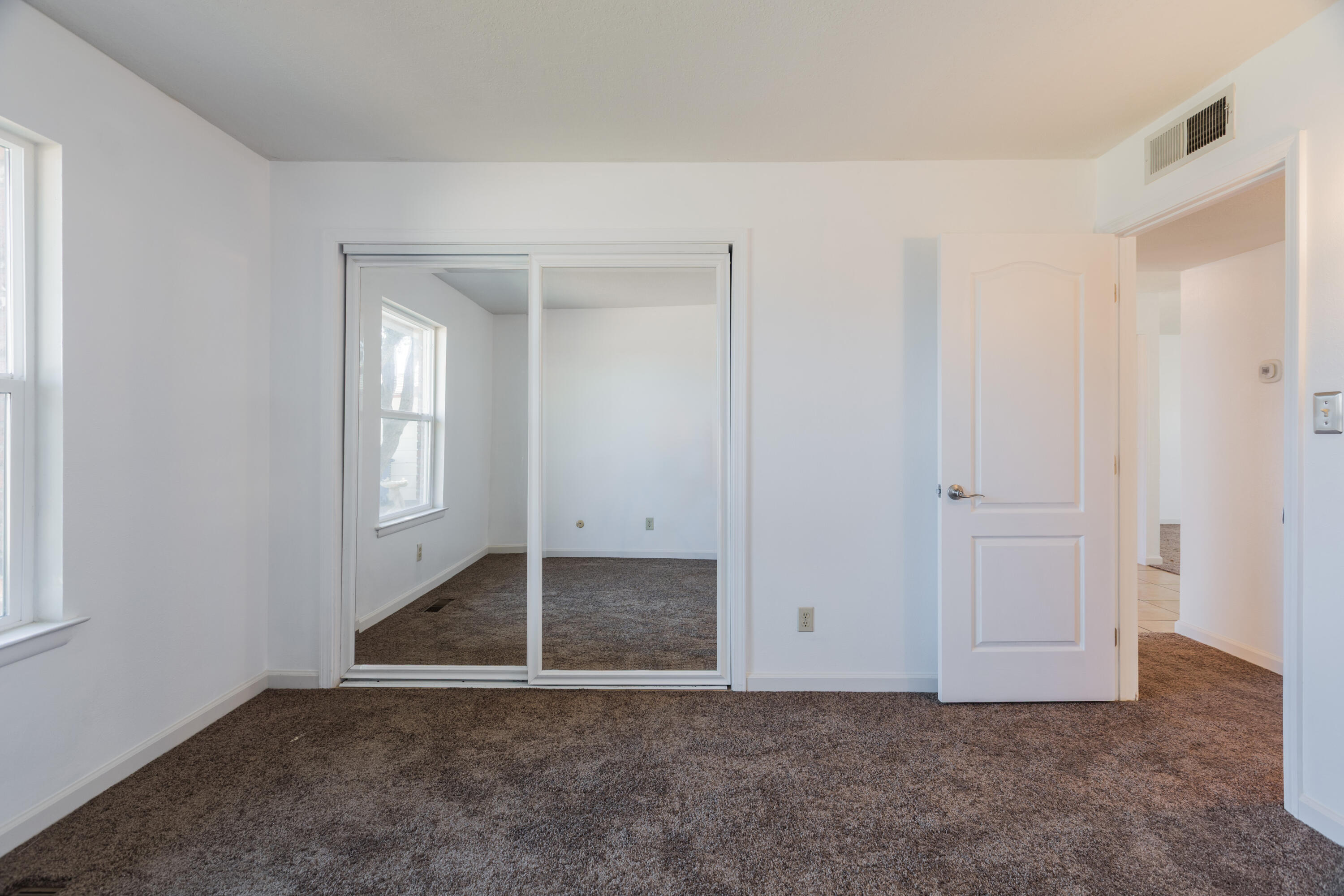 5316 Veronica Drive NE